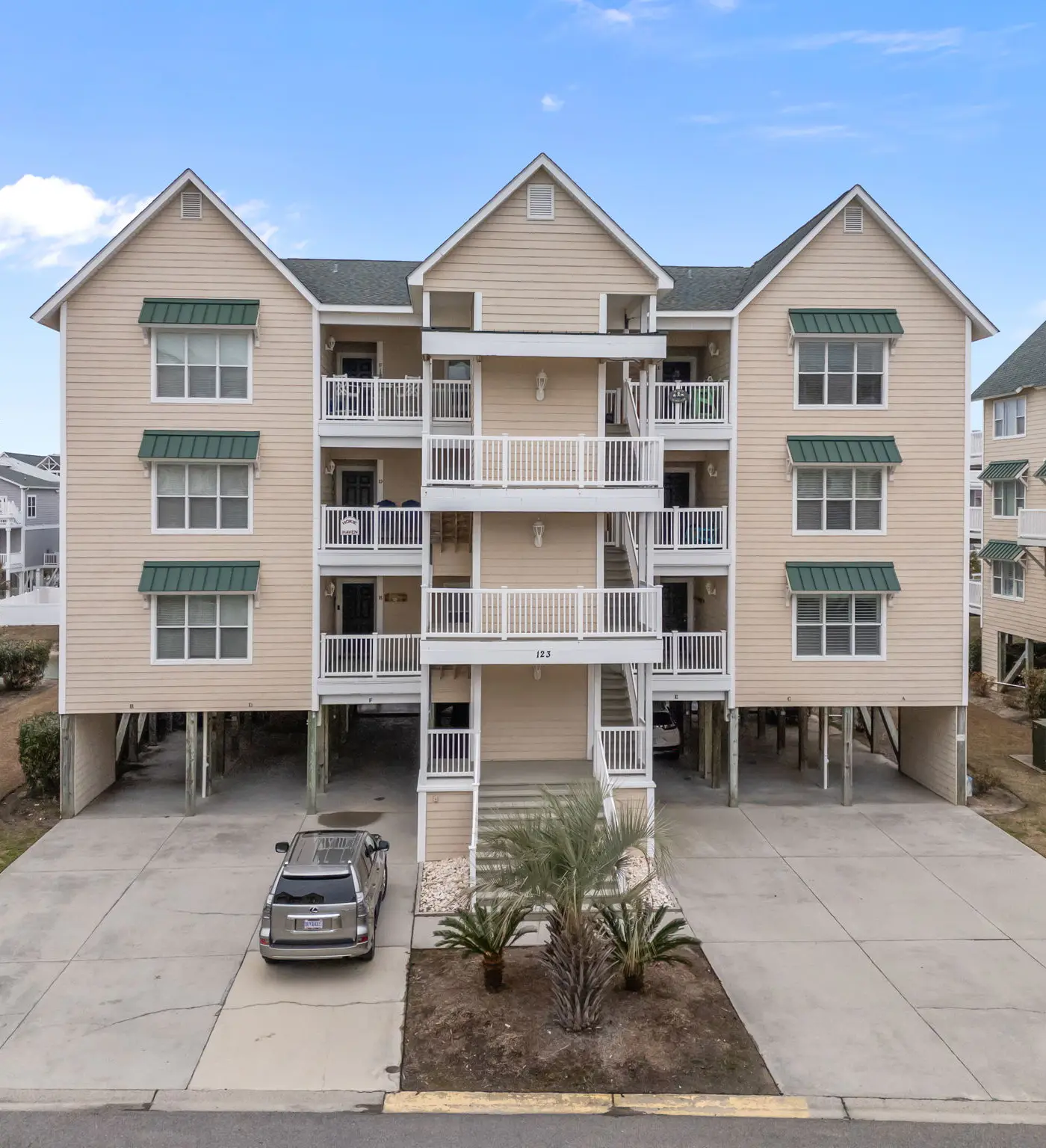 OIB02 West End Isle Retreat