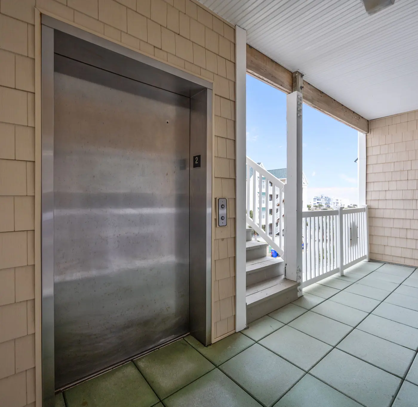 OIB02 West End Isle Retreat