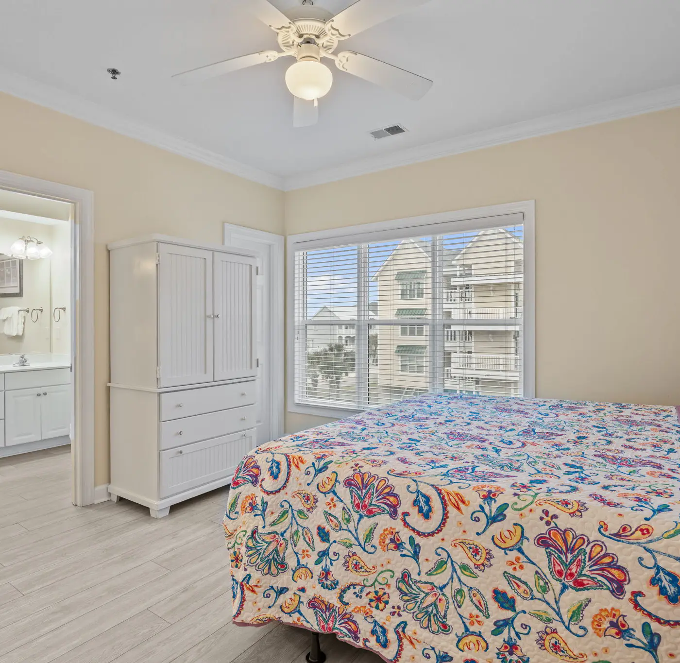 OIB02 West End Isle Retreat