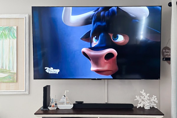 Gated golf resort condo with balcony, AC, deck, WiFi, volleyball, & tennis