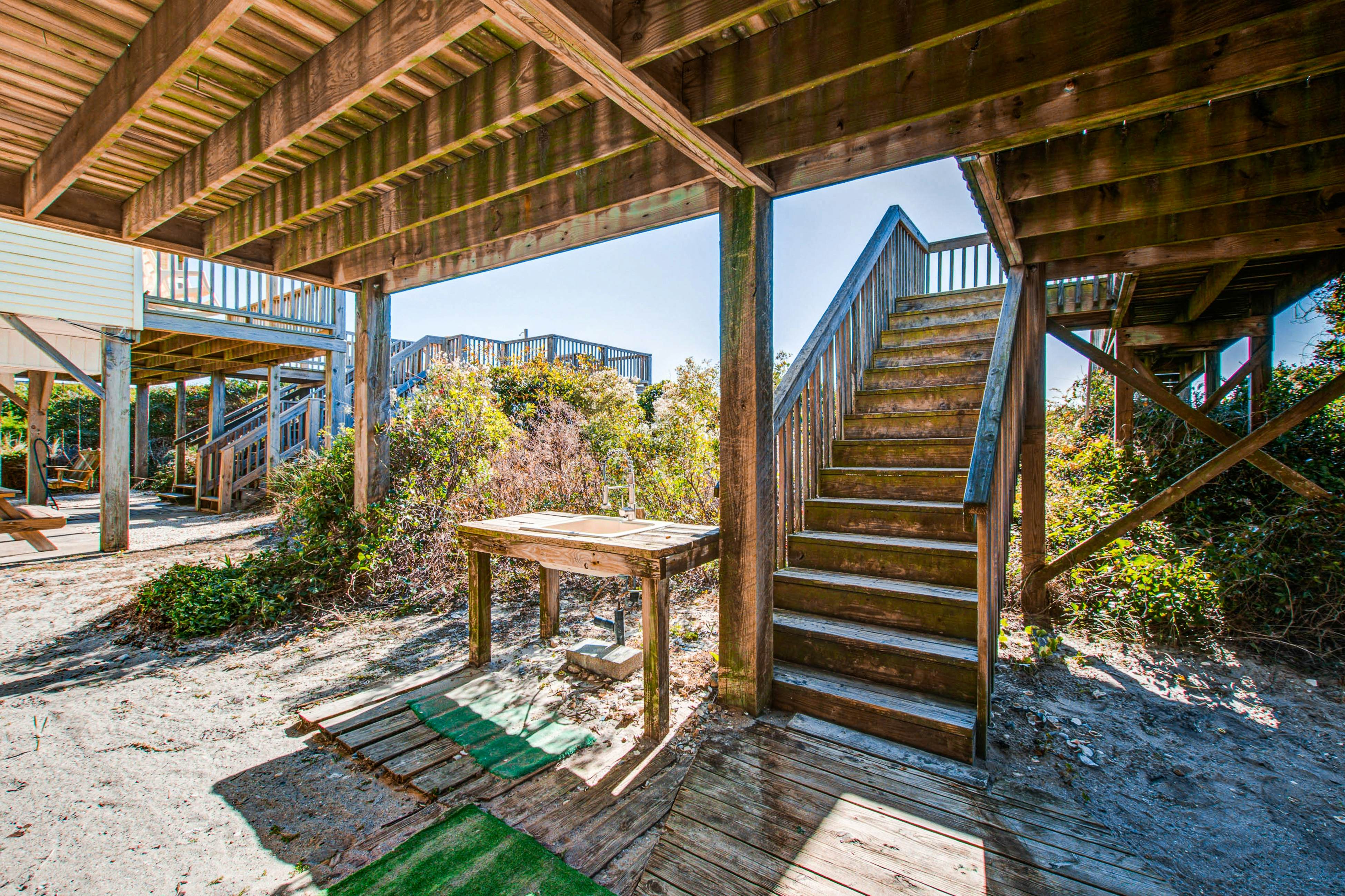 HB05 Silver Linings East & West