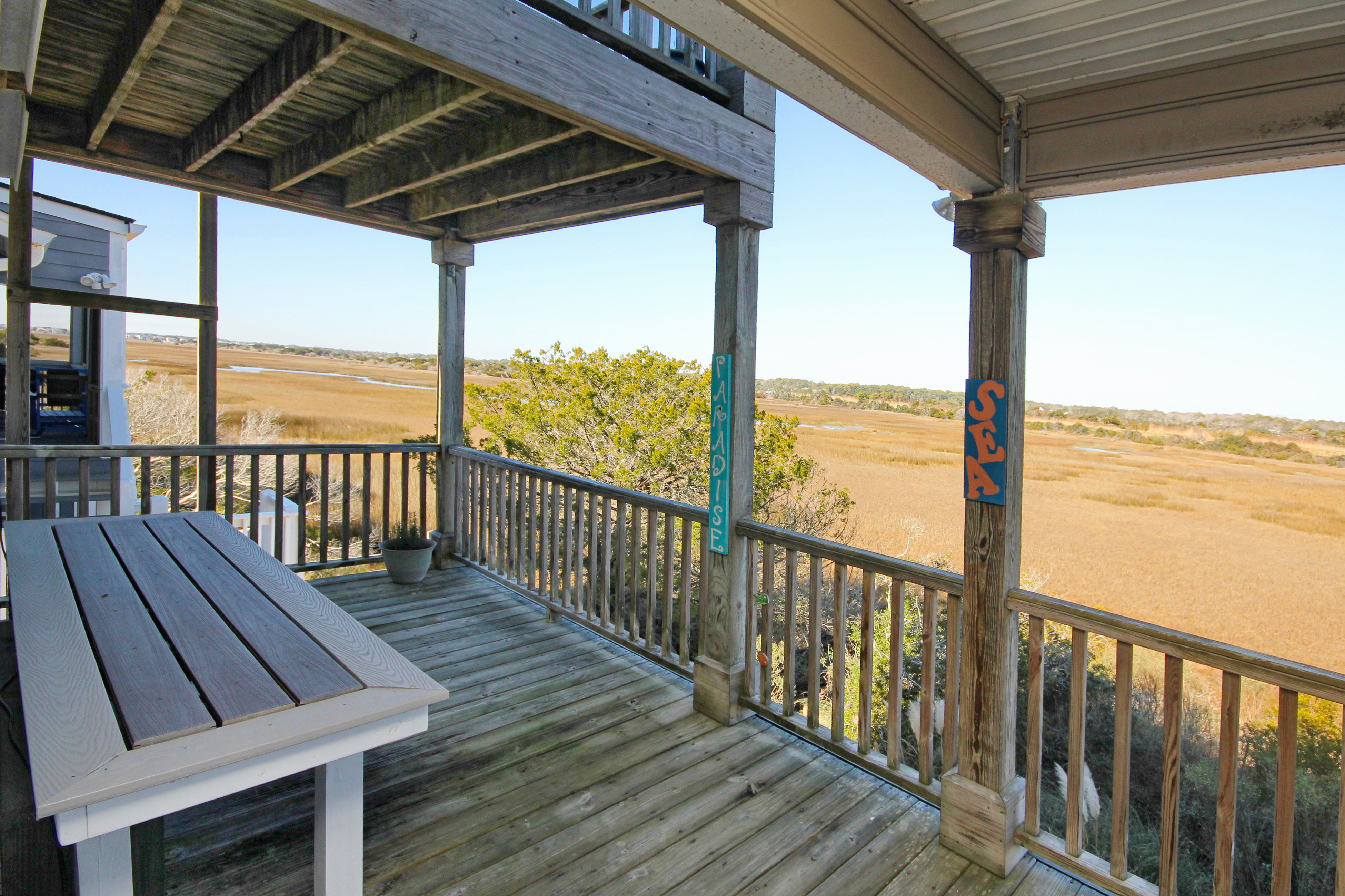 Fantastic, Multi-Level Home Across From Beach w/Free WiFi, AC, W/D, Deck