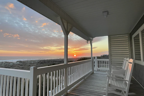 Barefeet Retreat: Oceanfront home with a Private Beach Access and Spacious Covered Porches