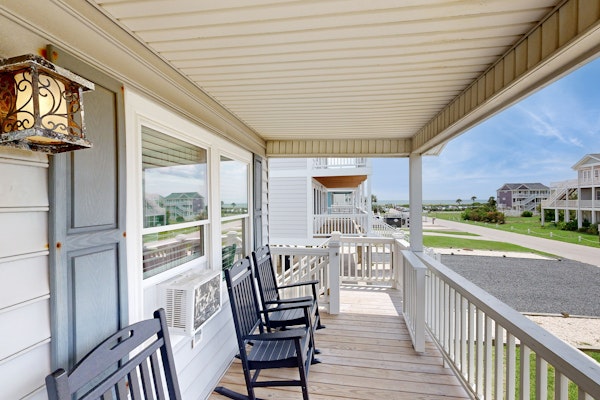 Dog-Friendly House Just Steps From Beach w/Free WiFi, Central AC, W/D, Patio