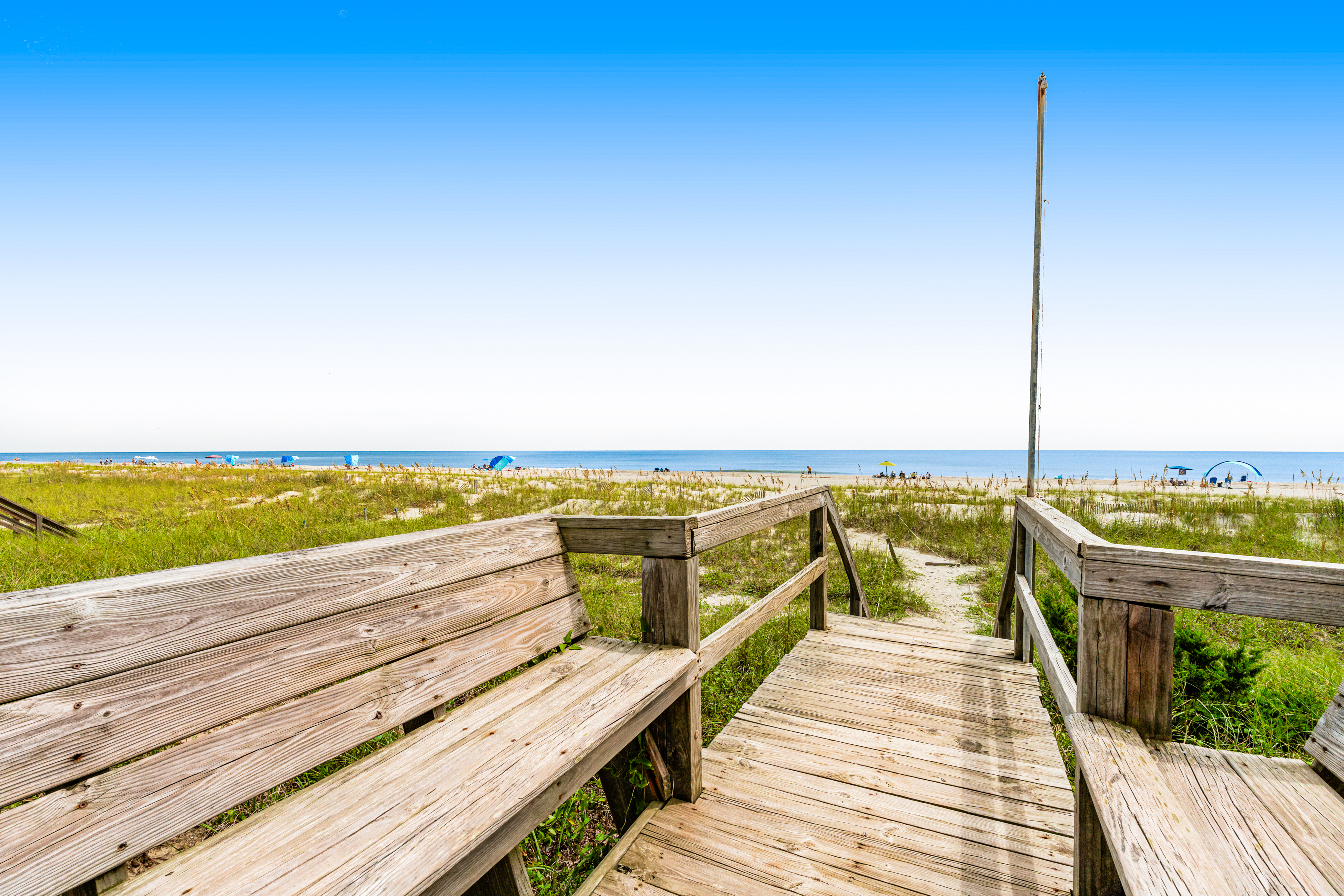 Beachfront Home with Free WiFi, Washer/Dryer, AC, & Deck - Dogs Welcome