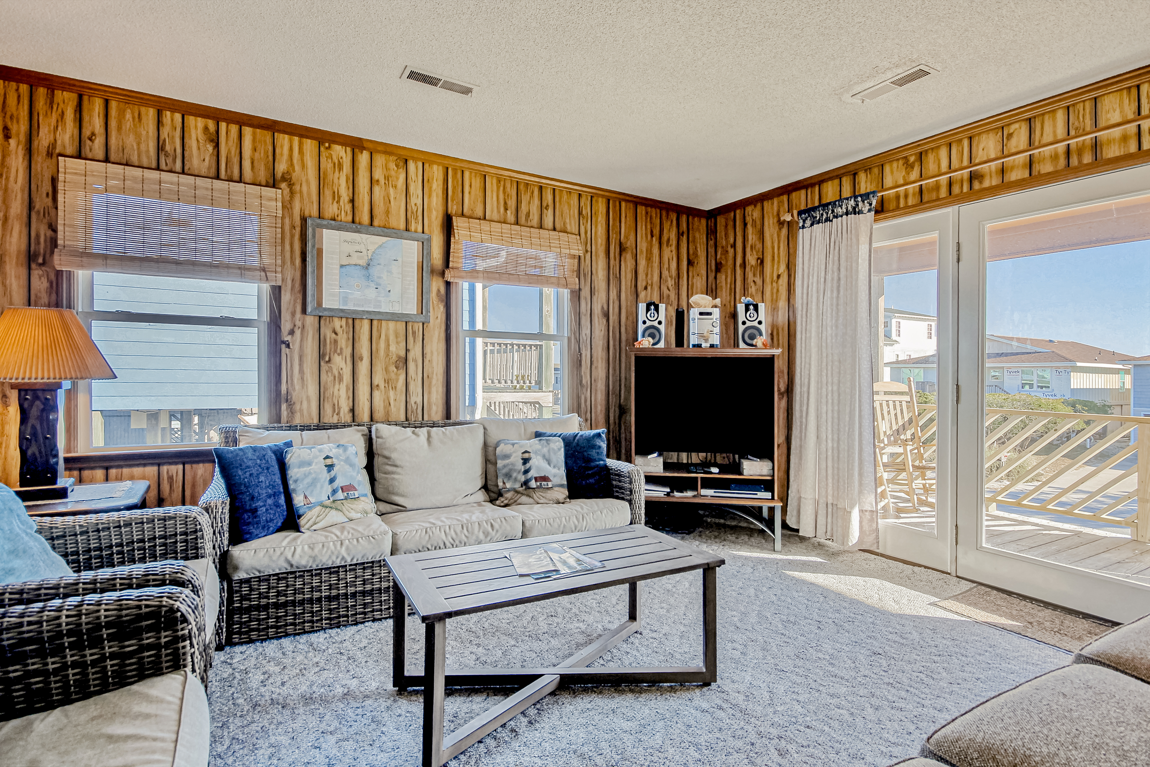 Beautiful Home Close to Beach w/Free WiFi, Central AC, Private W/D, Water Views