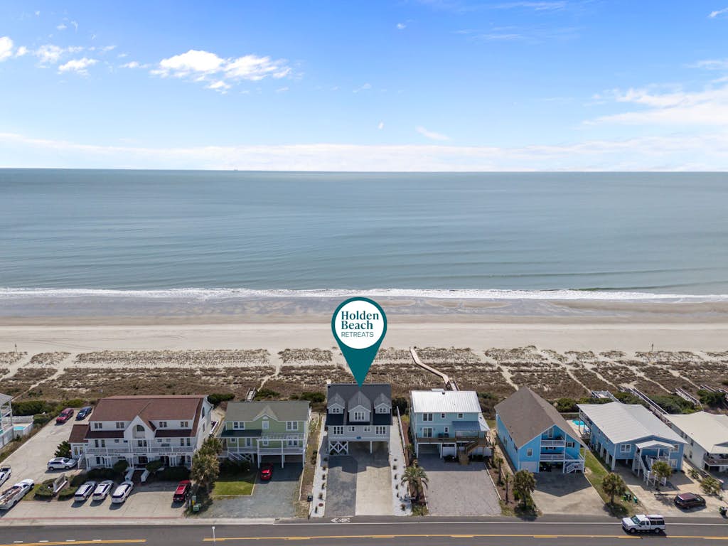 Renovated home w/two Oceanfront Covered Porches, Free WiFi, Central AC, W/D