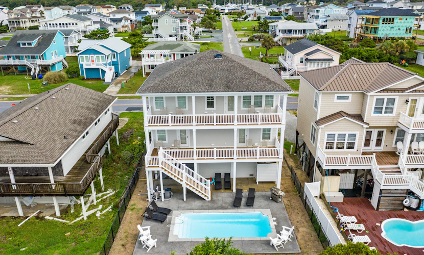 Thomas Cottage: Oceanfront home with private pool, ocean views, outdoor shower, & beach access