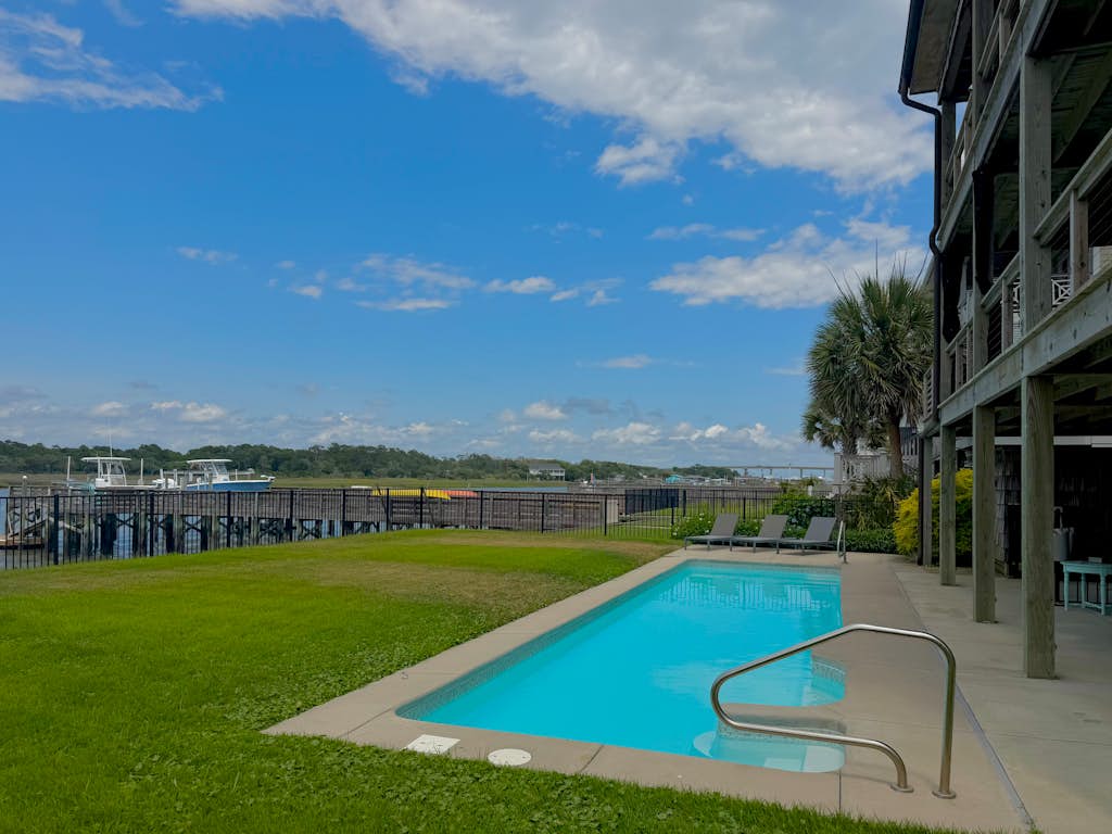 Intracoastal Indulgence: Waterfront, pool, dock and water views!