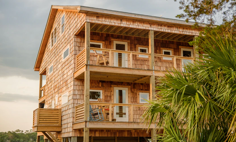 Intracoastal Indulgence: Waterfront, pool, dock and water views!