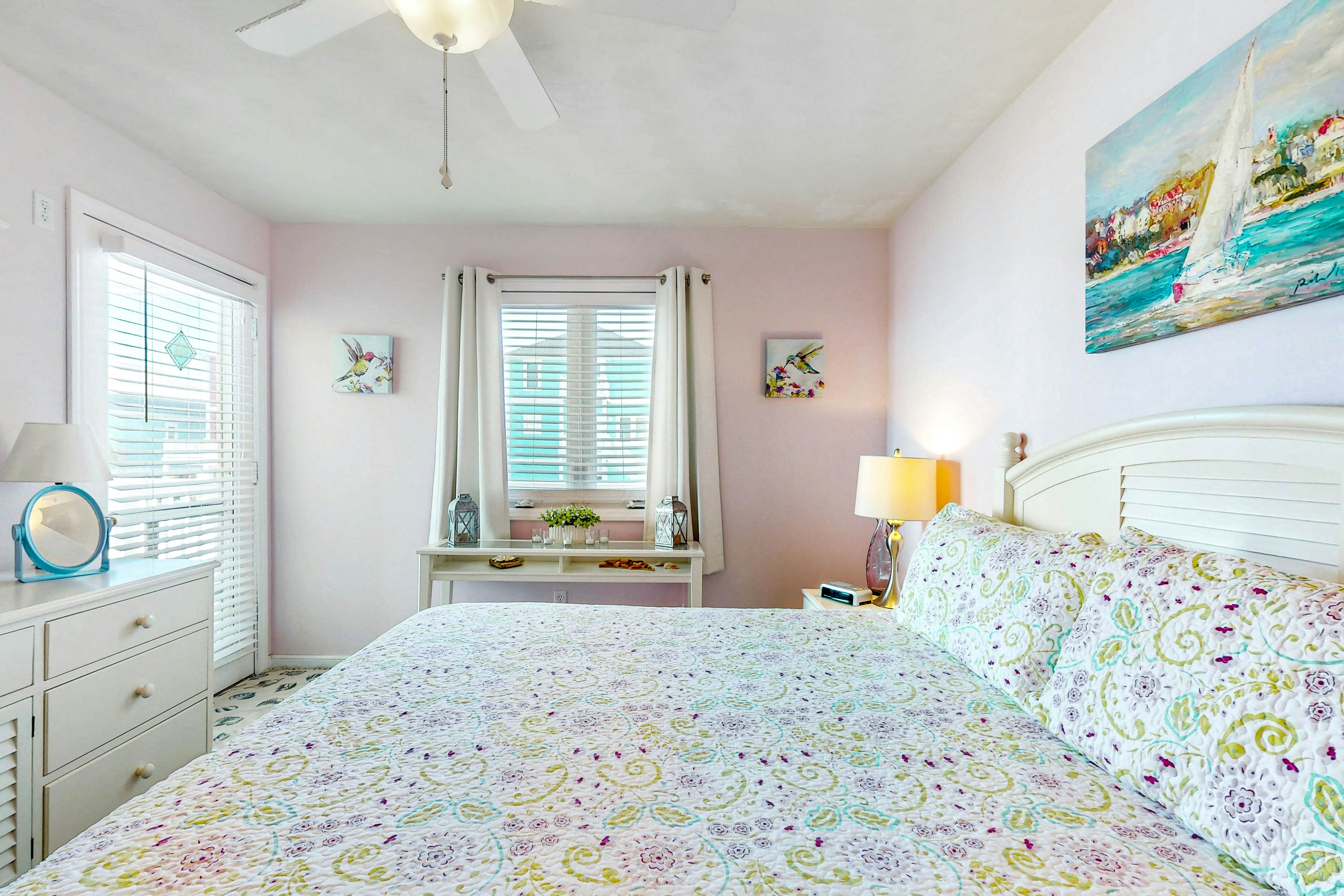 HB272 Sunshine Ally - Captain's  Villa 9-C