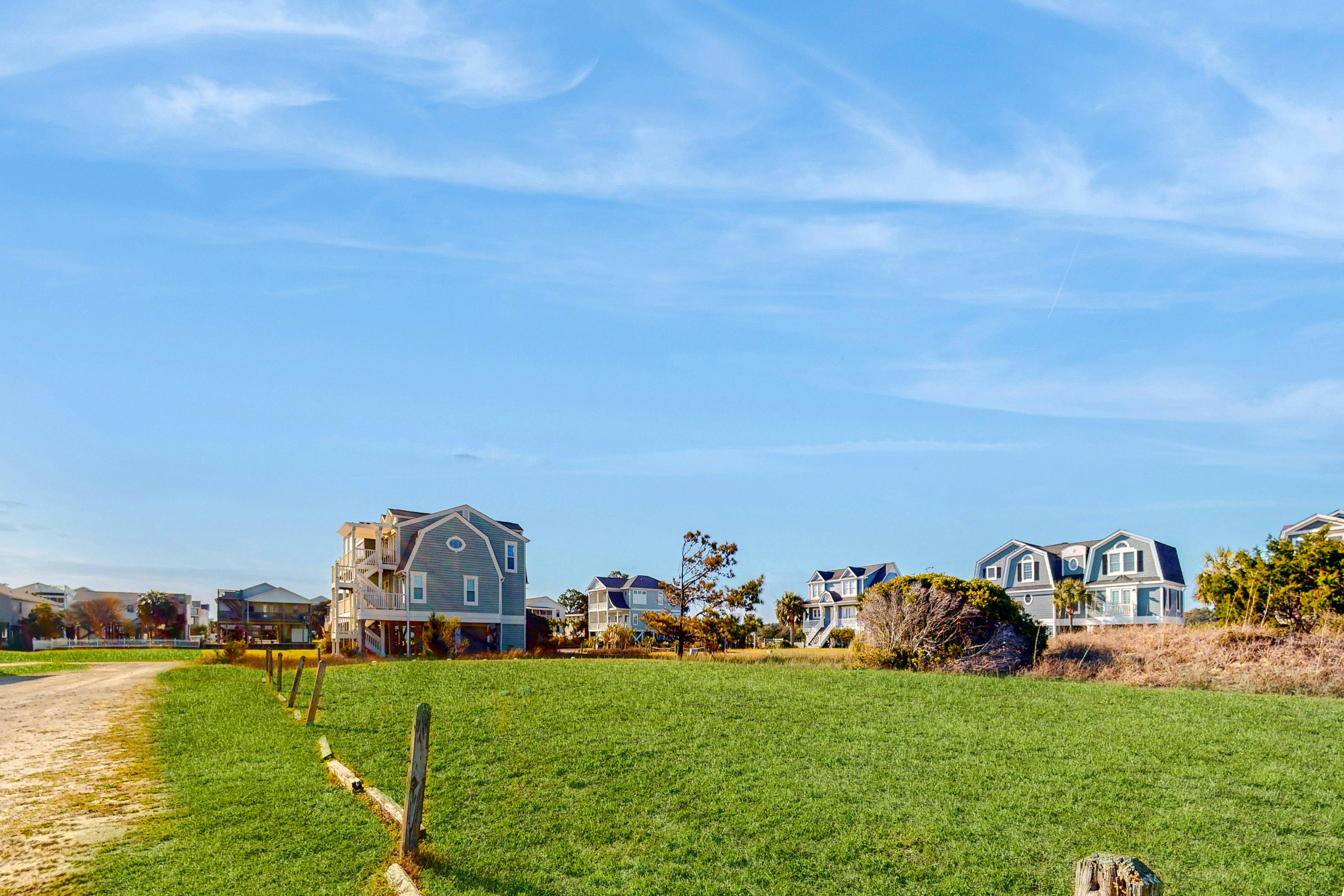 HB272 Sunshine Ally - Captain's  Villa 9-C