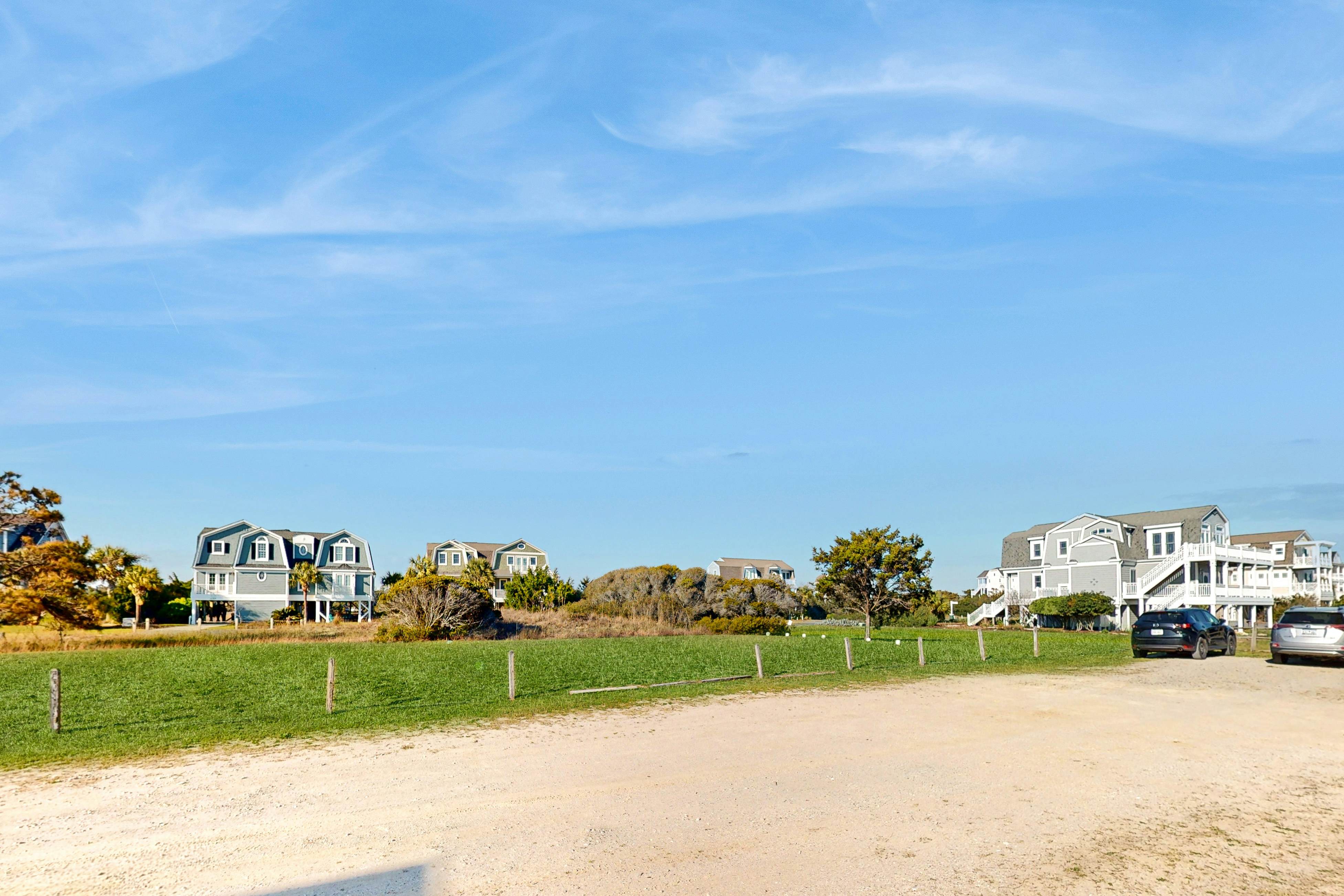 HB272 Sunshine Ally - Captain's  Villa 9-C