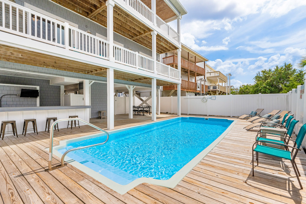 HB189 Glimmering Shell Hideaway