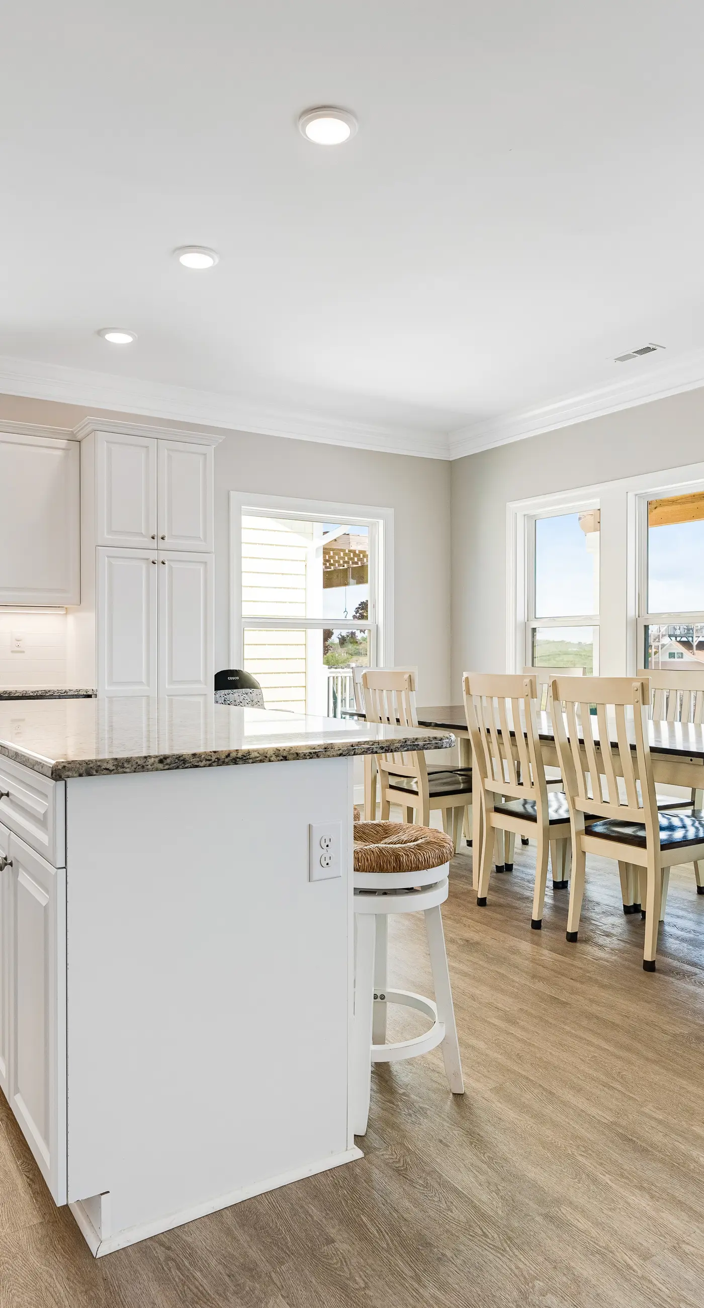 HB189 Glimmering Shell Hideaway