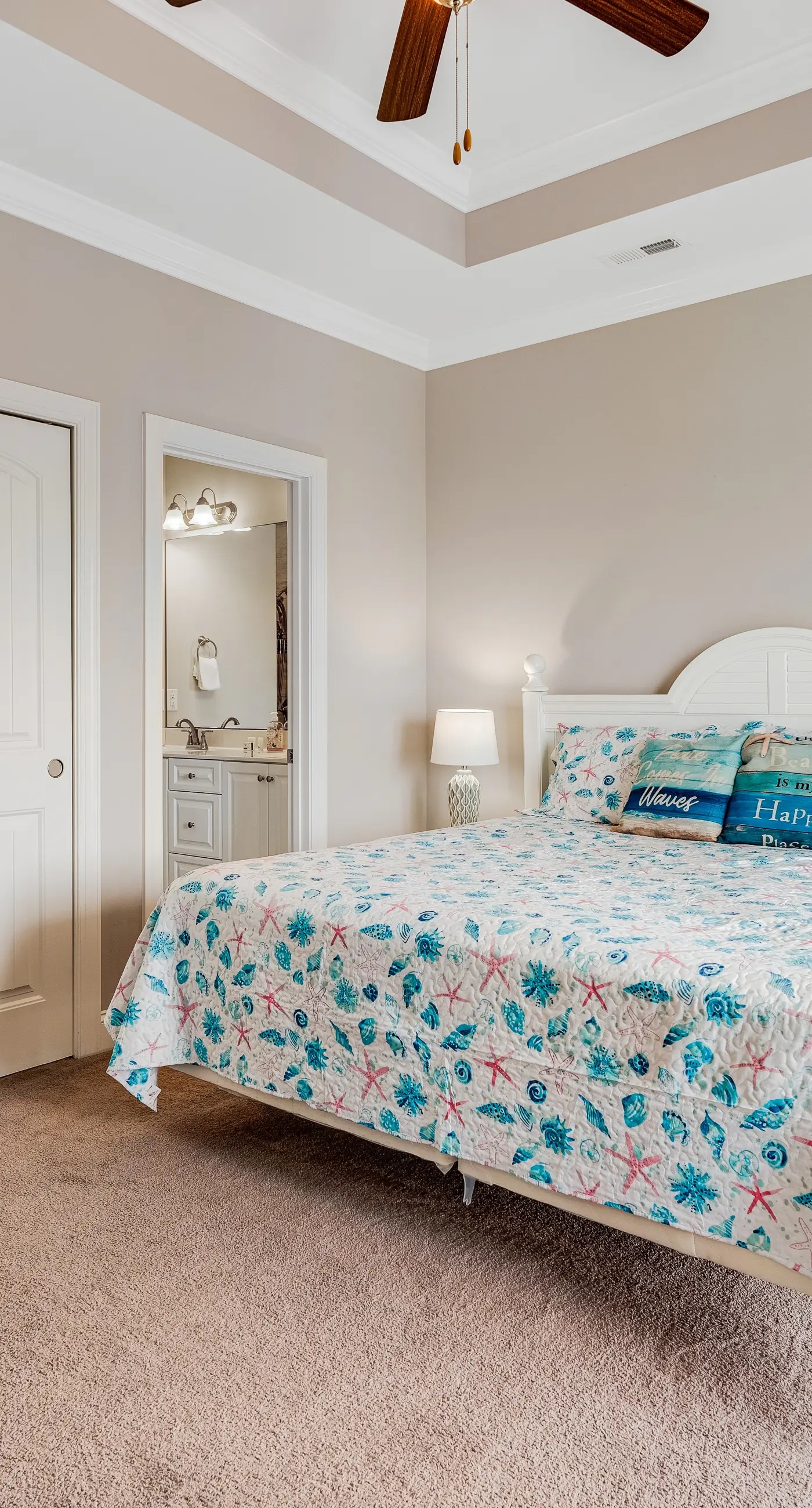HB189 Glimmering Shell Hideaway