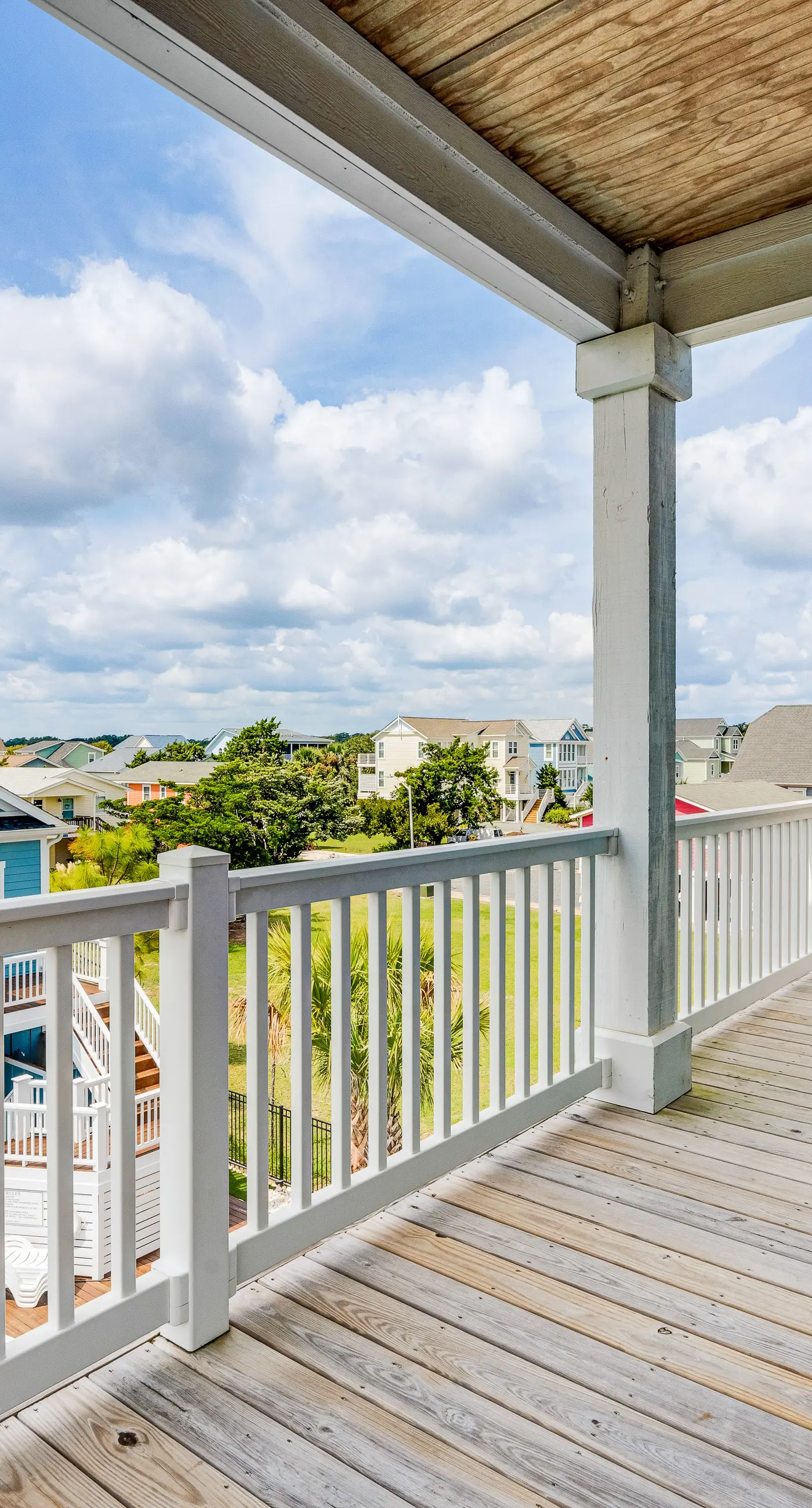 HB189 Glimmering Shell Hideaway