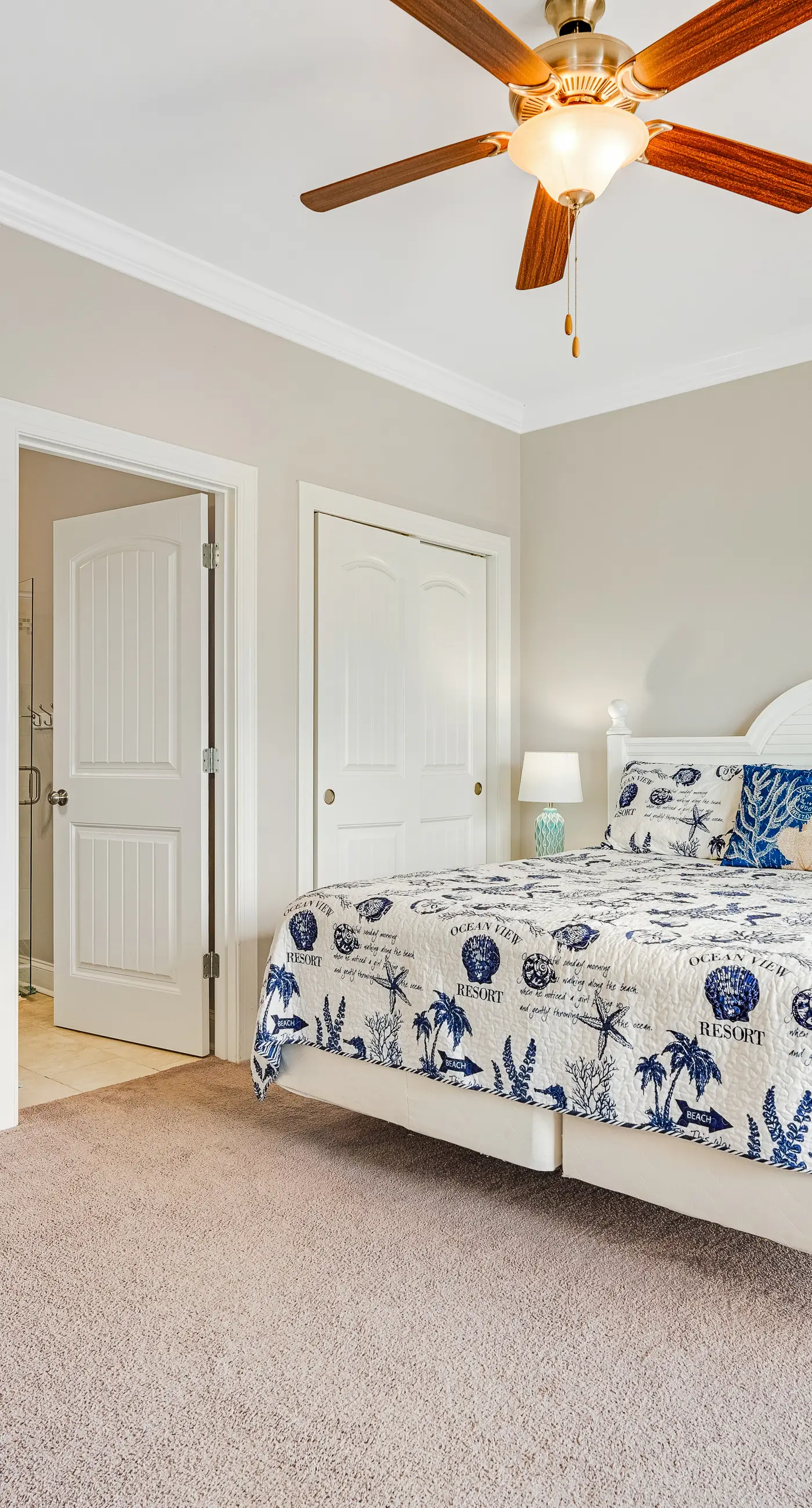 HB189 Glimmering Shell Hideaway