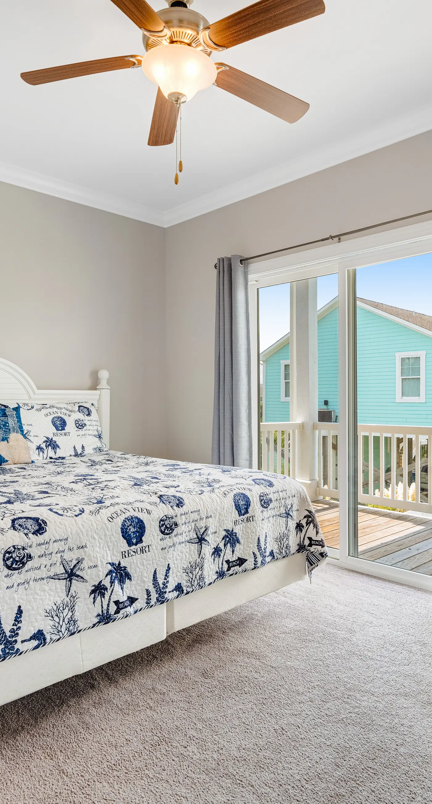 HB189 Glimmering Shell Hideaway