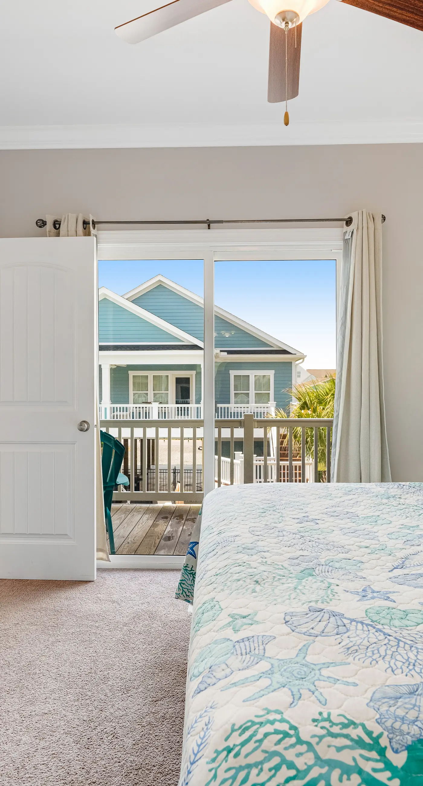 HB189 Glimmering Shell Hideaway