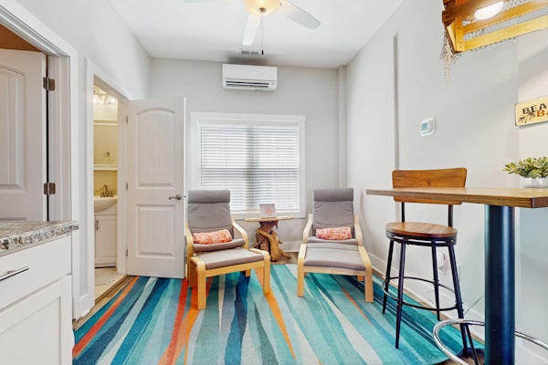 1st-floor apt near the beach with kitchenette, patio, & electric vehicle charger