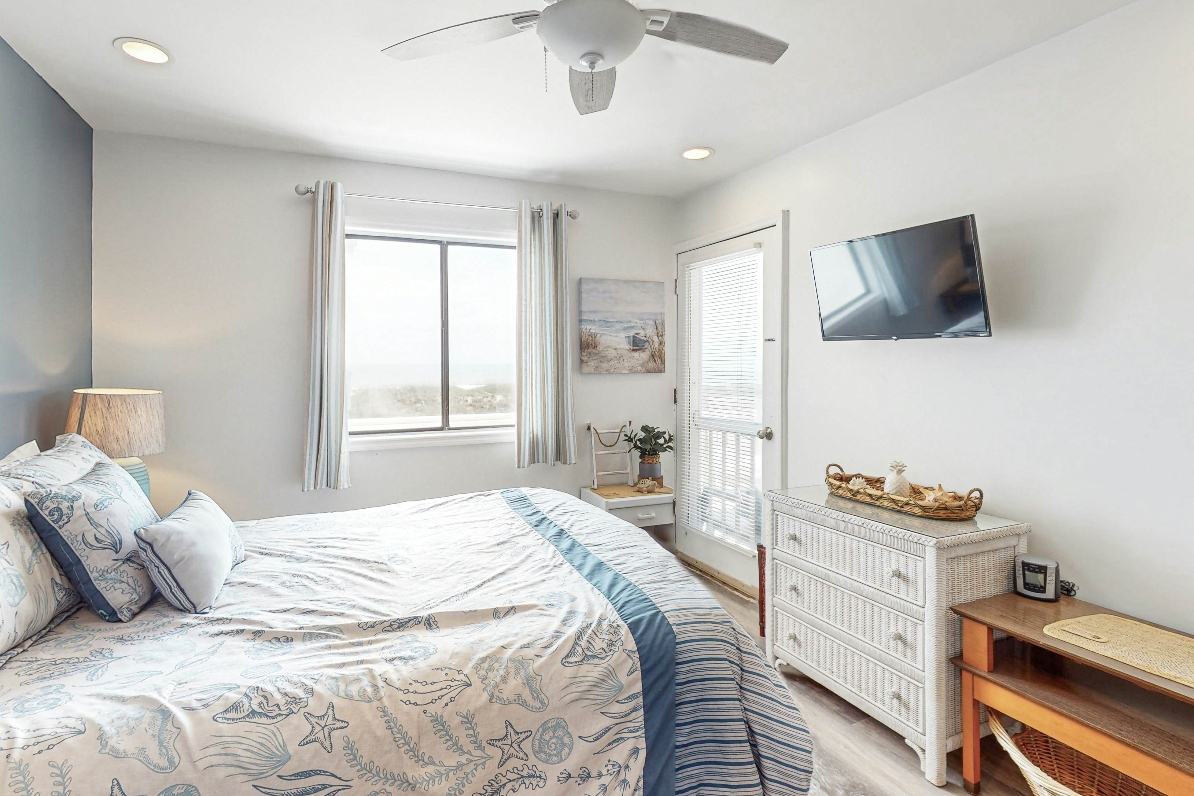 HB242 Captain's Villa 6-B