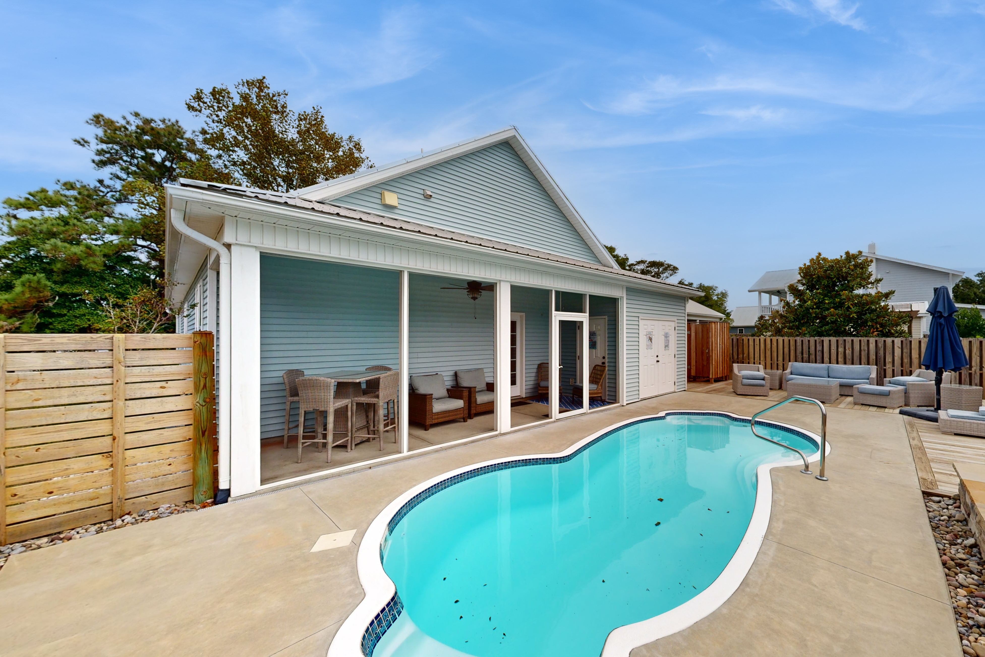 OAI83 2 Balls by the Sea