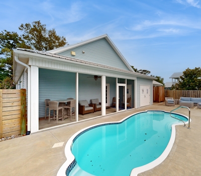 OAI83 2 Balls by the Sea