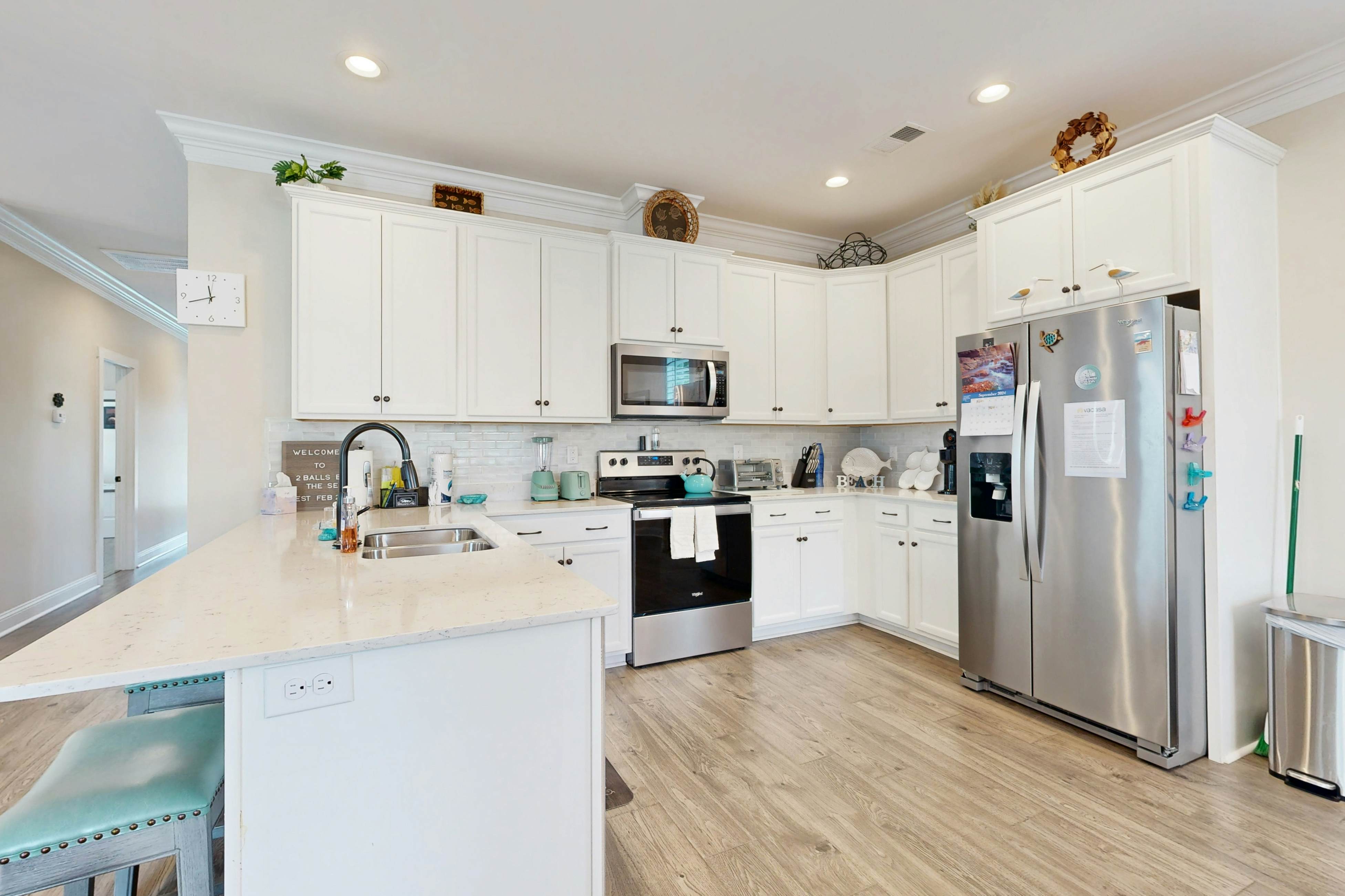 OAI83 2 Balls by the Sea