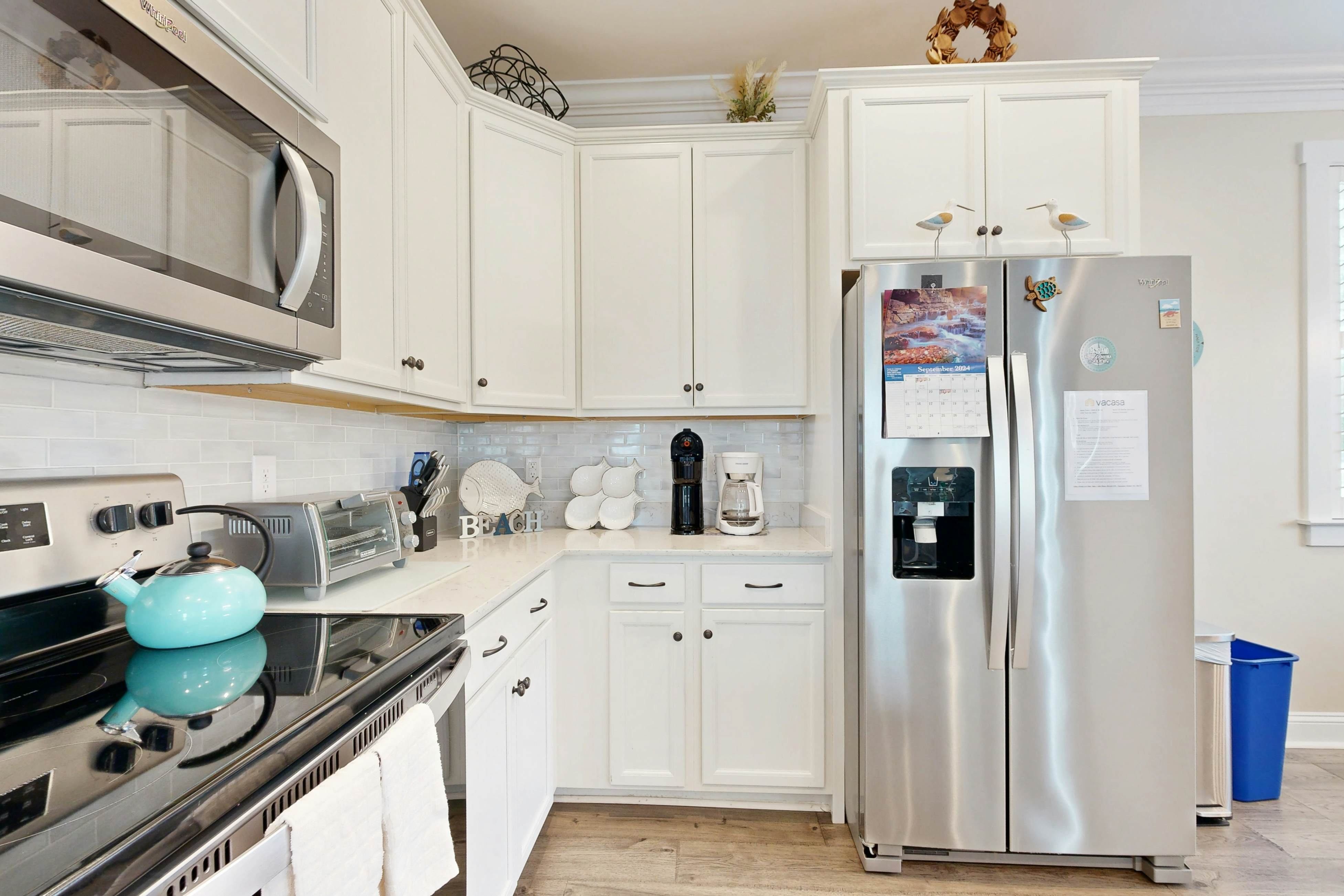 OAI83 2 Balls by the Sea