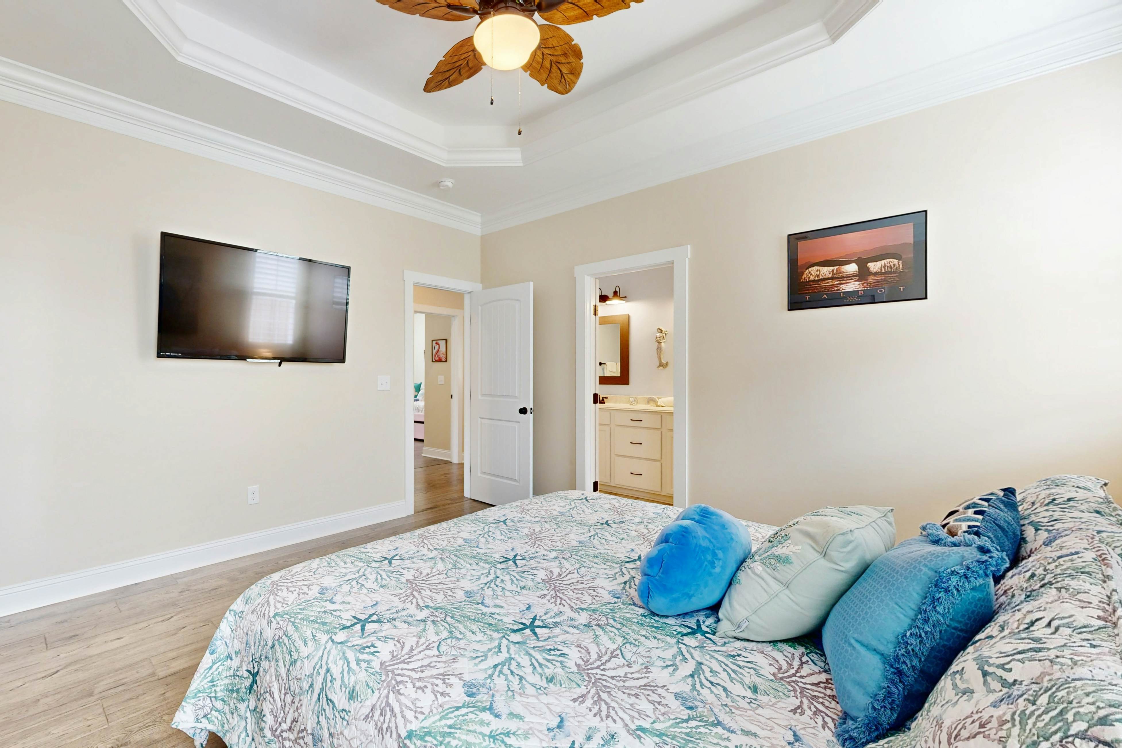 OAI83 2 Balls by the Sea