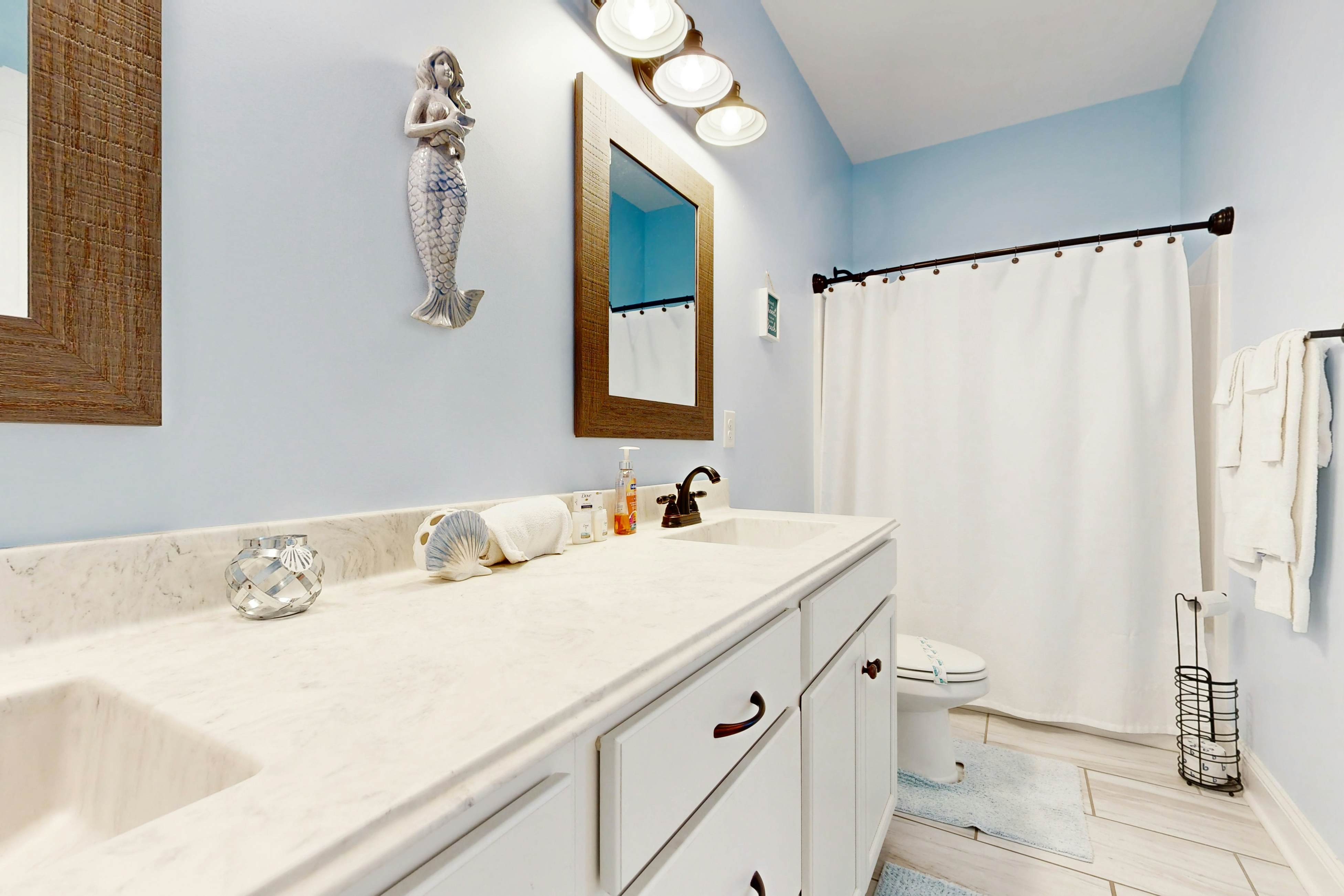 OAI83 2 Balls by the Sea