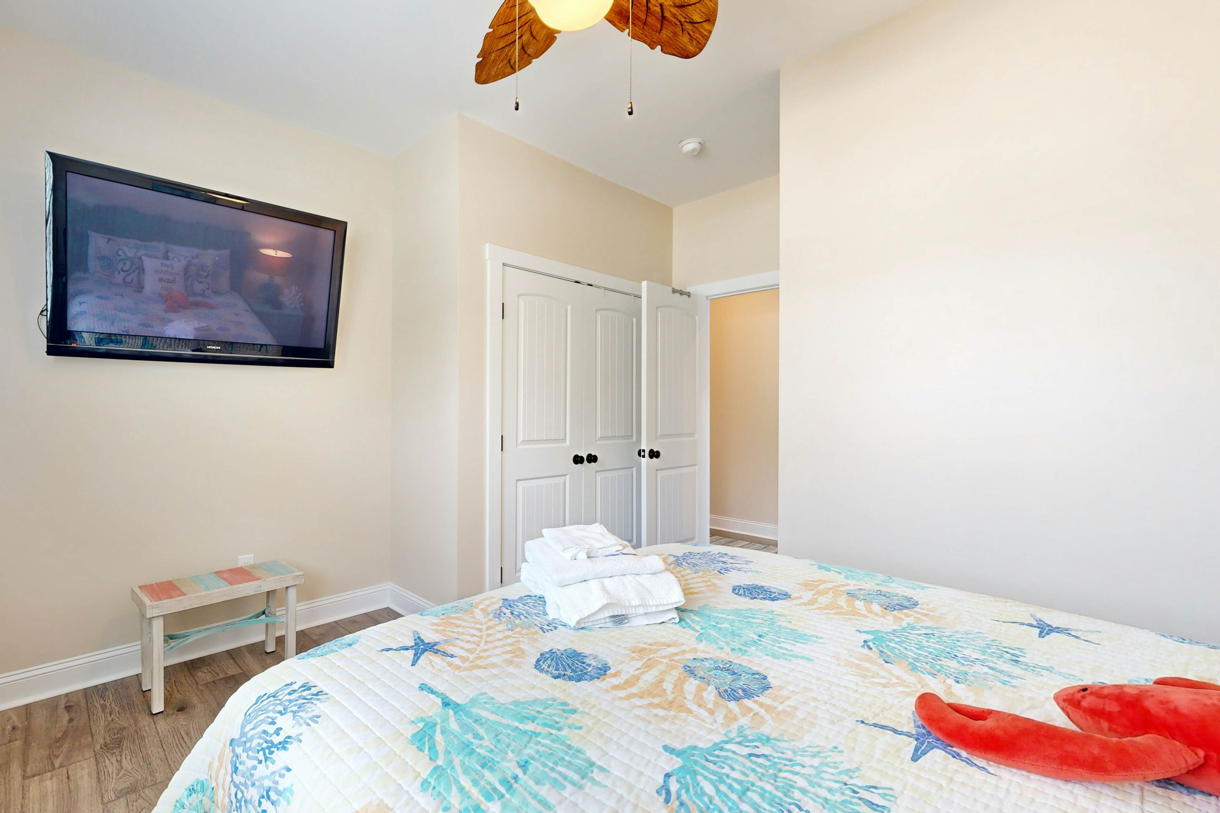 OAI83 2 Balls by the Sea