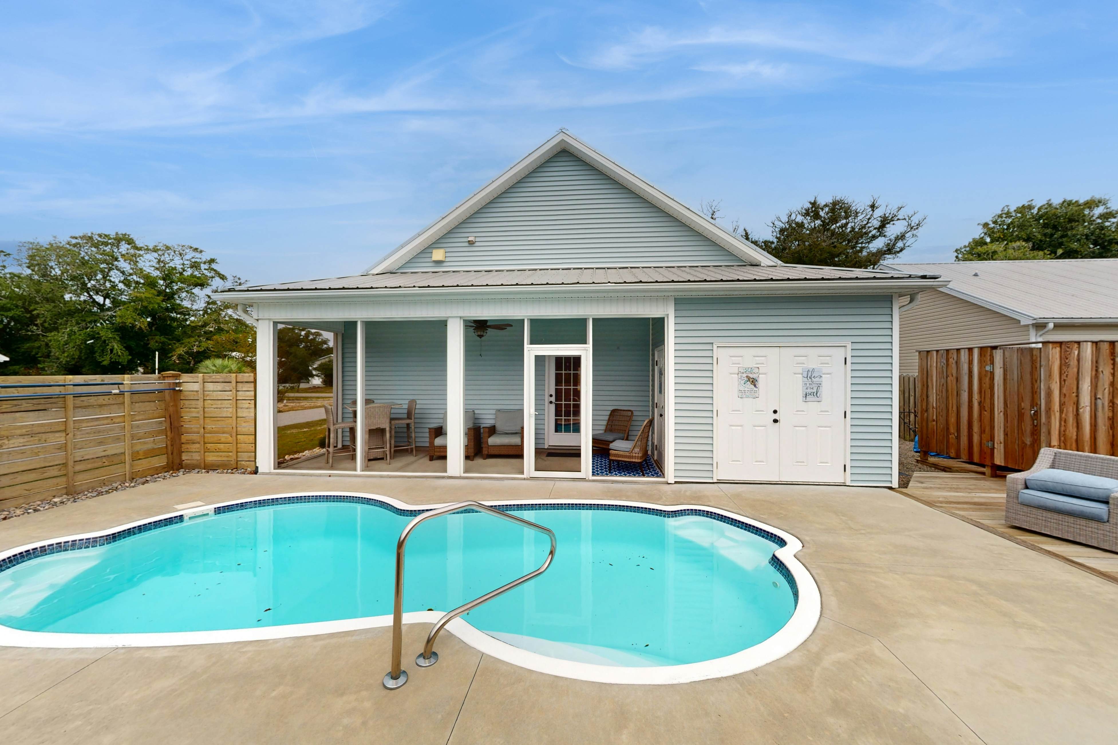 OAI83 2 Balls by the Sea