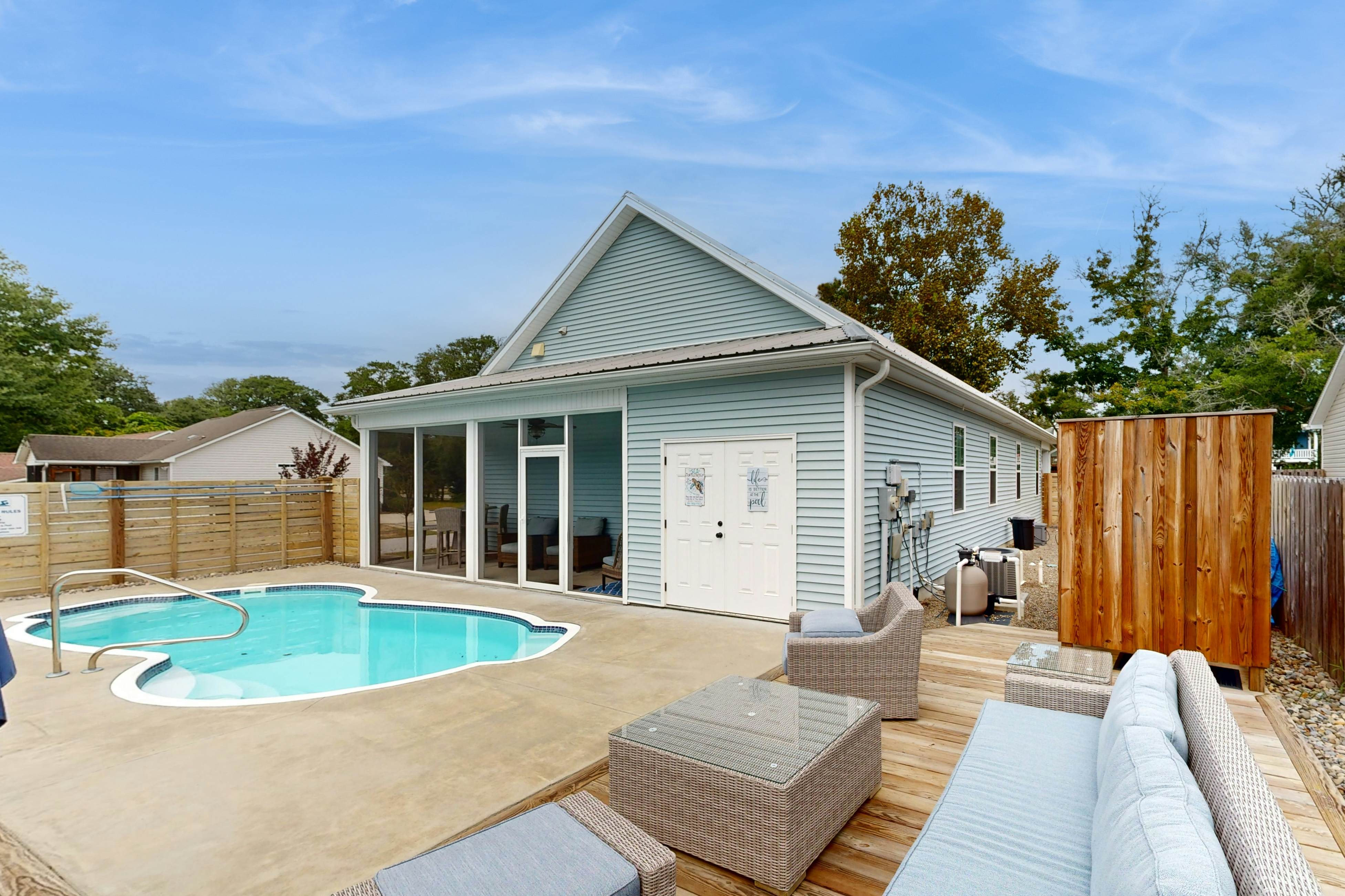 OAI83 2 Balls by the Sea