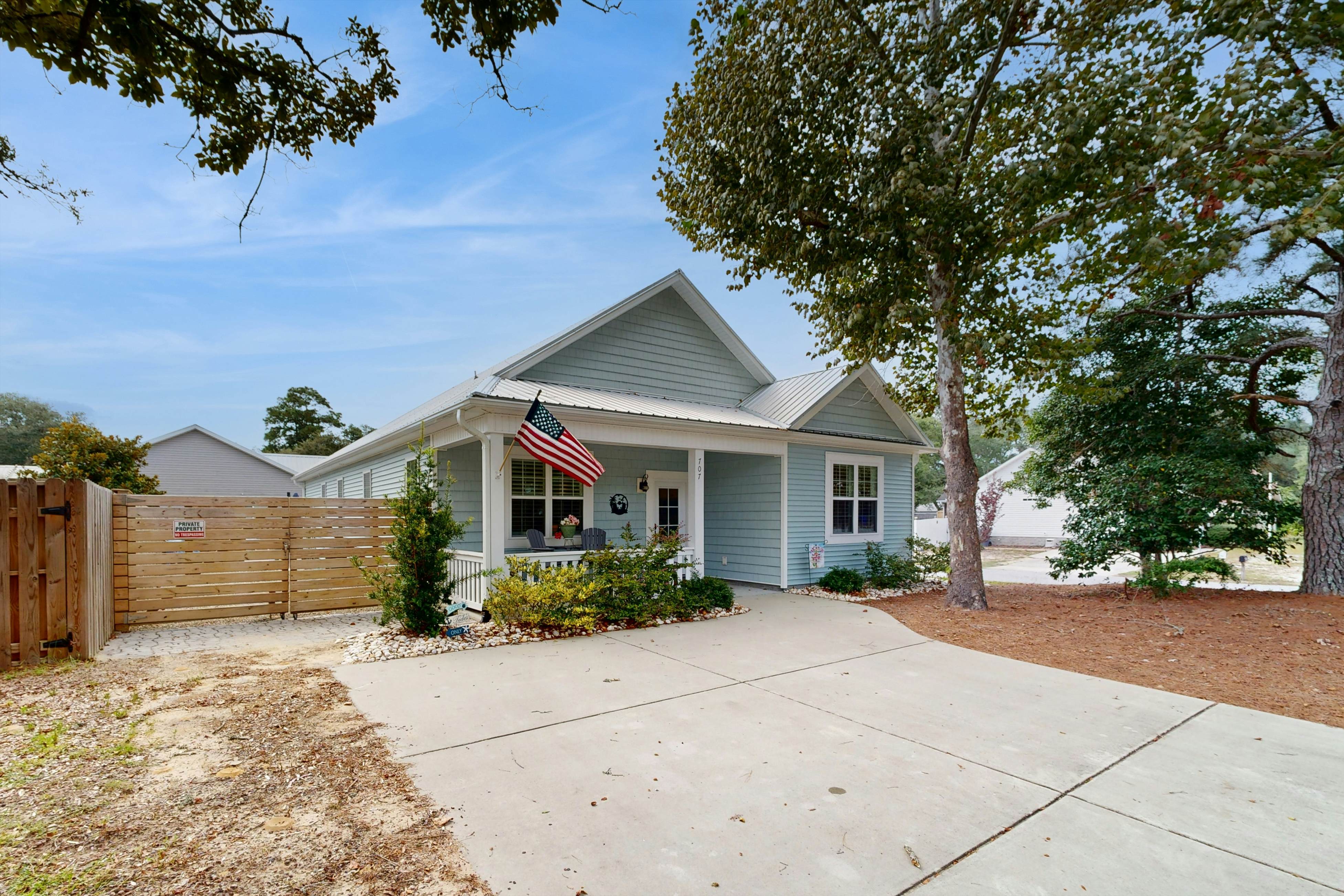 OAI83 2 Balls by the Sea