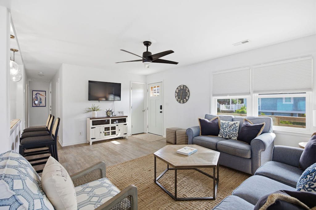 Southern Marsh: Stunning marsh view home with fire-pit and close to beach access