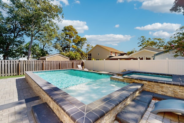 Coastal home with private patio, close to beach and local attractions