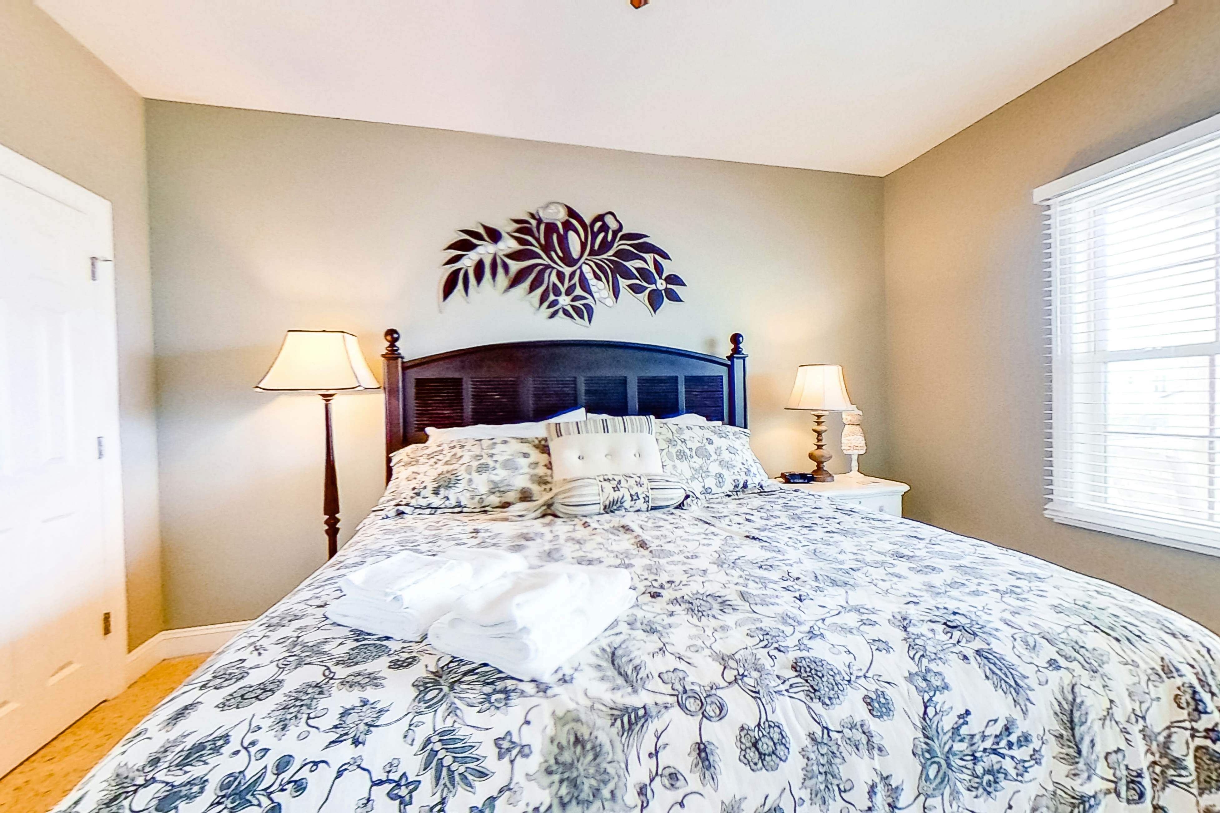 OIB10 Life's Too Shore