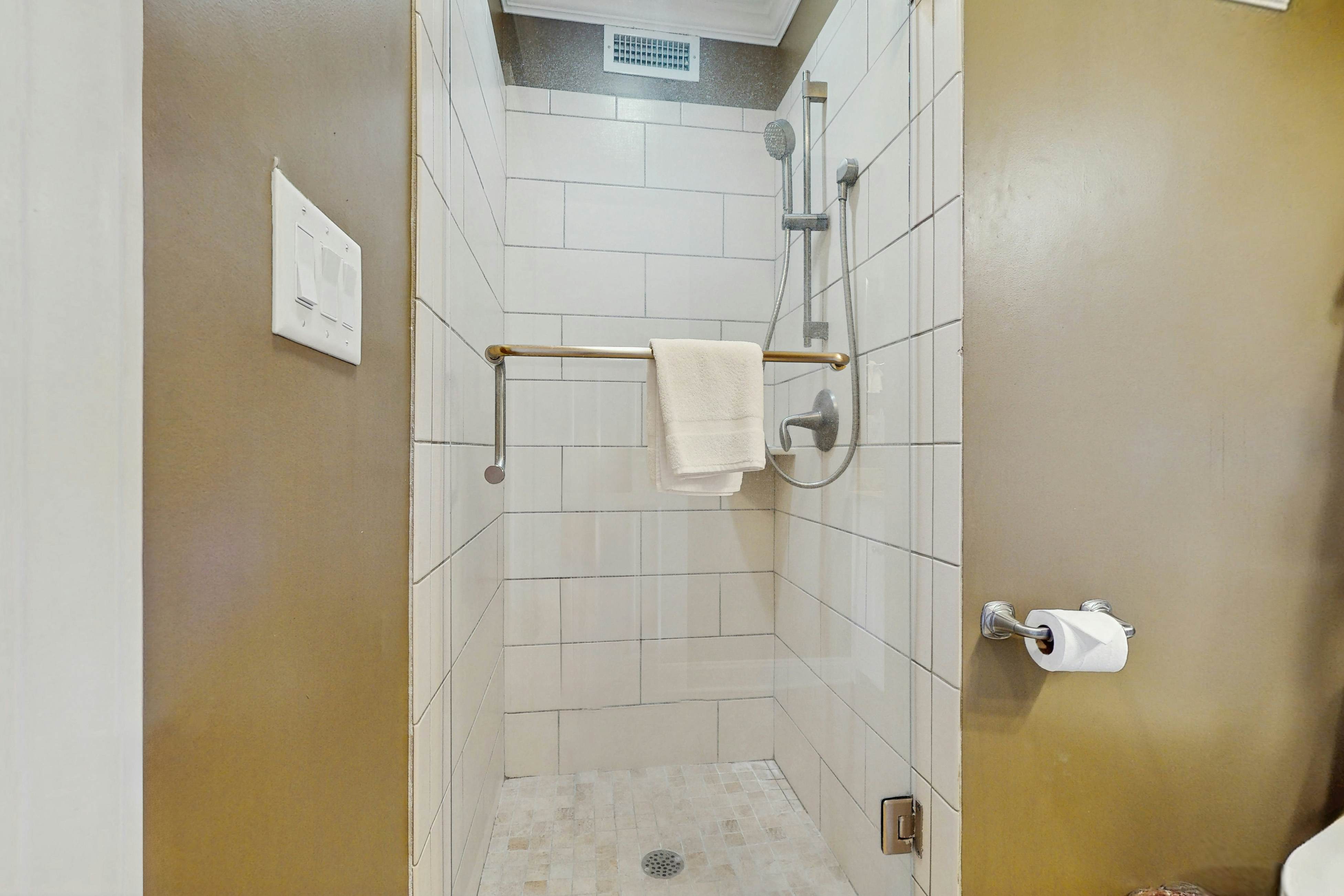 ABIBS48 Island Beach & Racquet Club H205