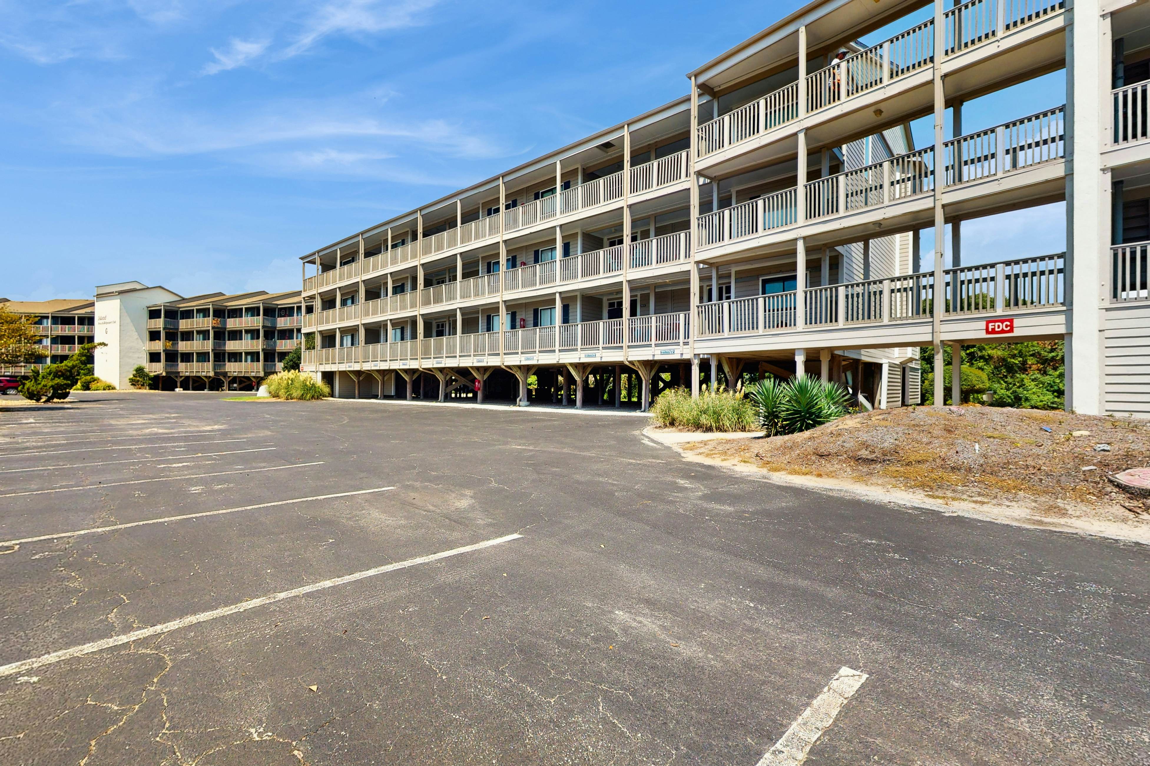 ABIBS48 Island Beach & Racquet Club H205