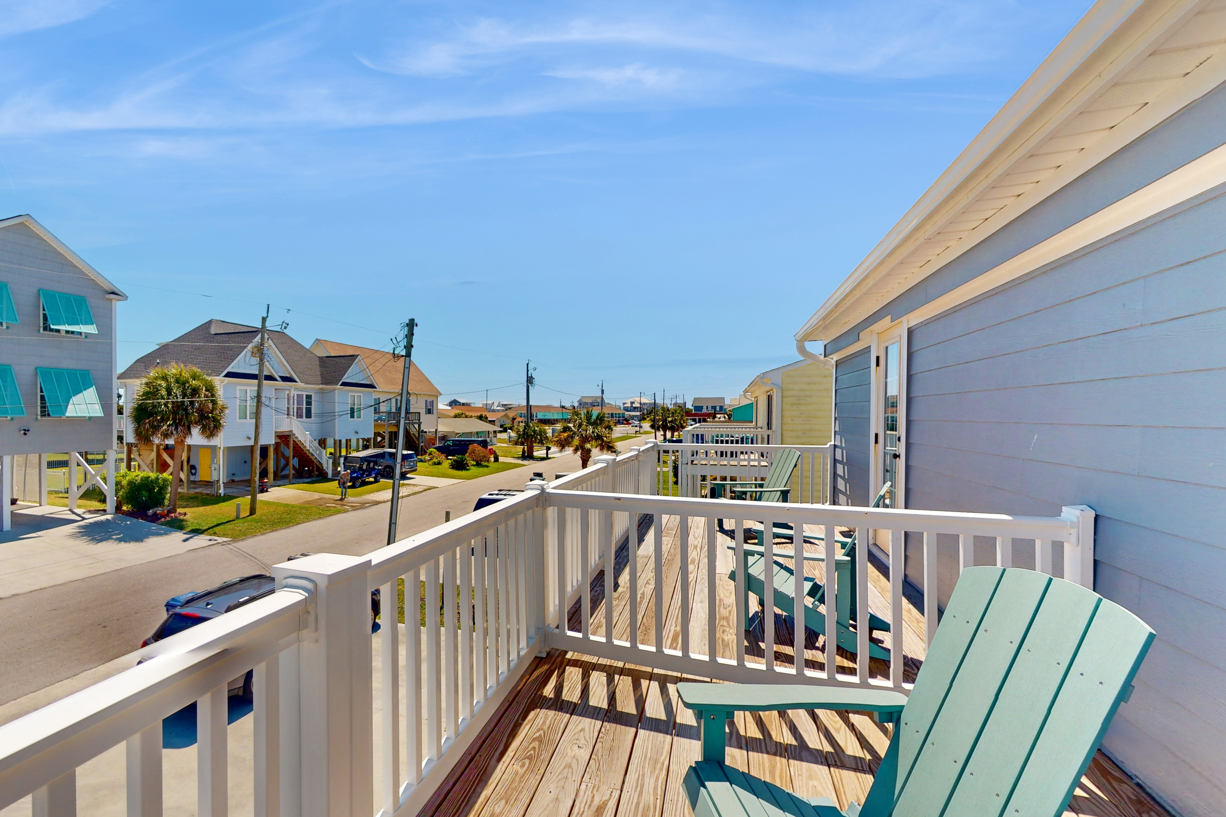 Bogue Banks Beauty - Unit B:Updated two-story townhouse, furnished porch