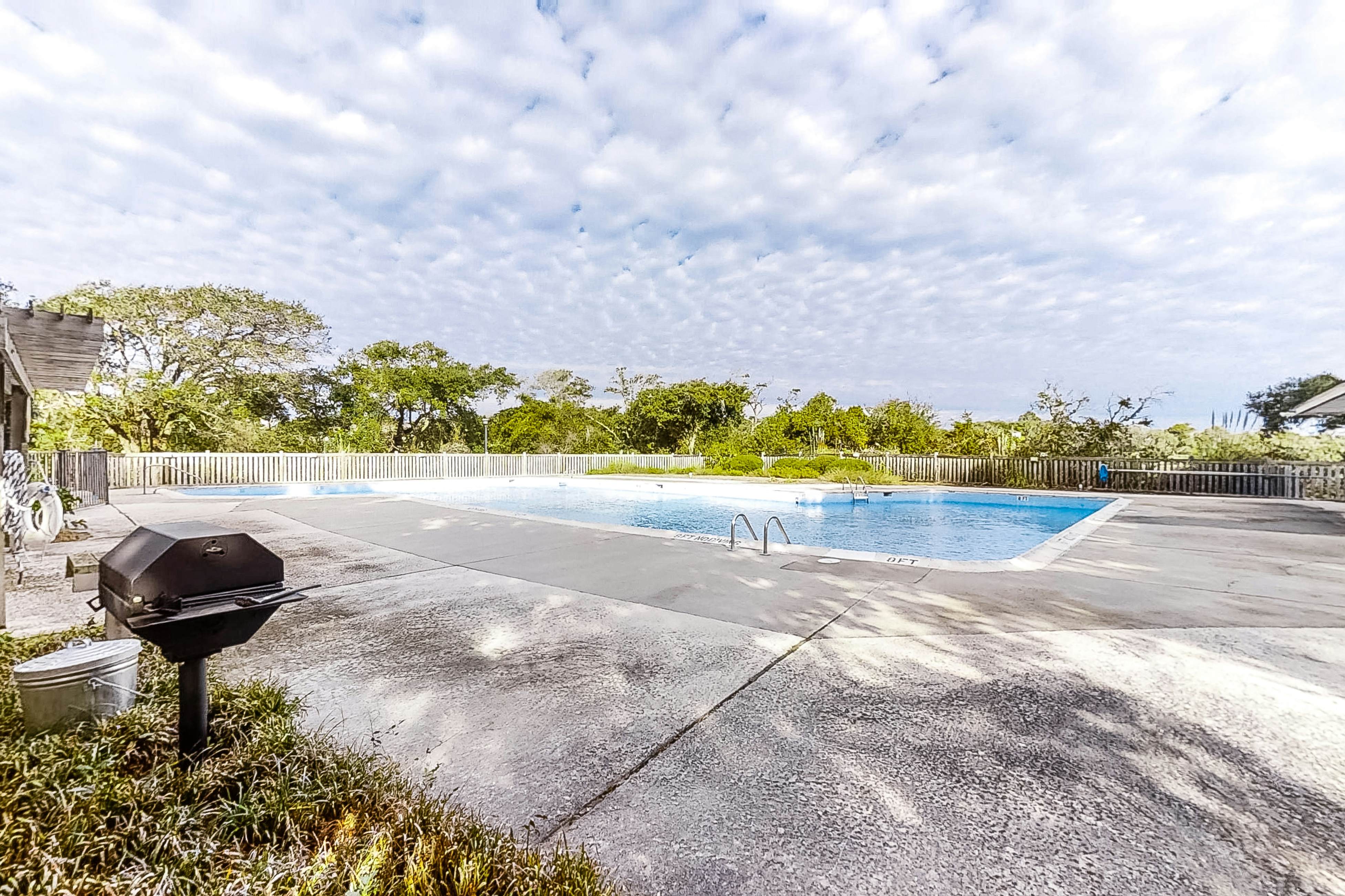 ABIBS45 Island Beach & Racquet Club G104