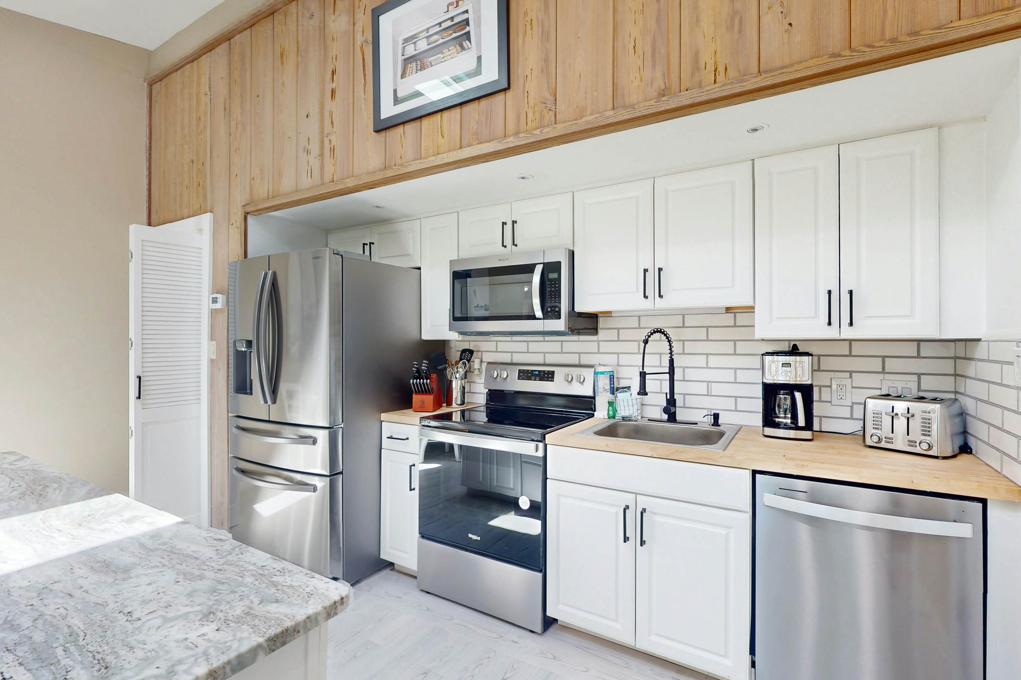 AB162 Hidden in the Oaks