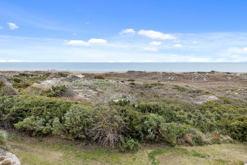 Wonderful Third-Floor Condo in Oceanfront Complex w/Shared Pools & Hot Tub, WiFi