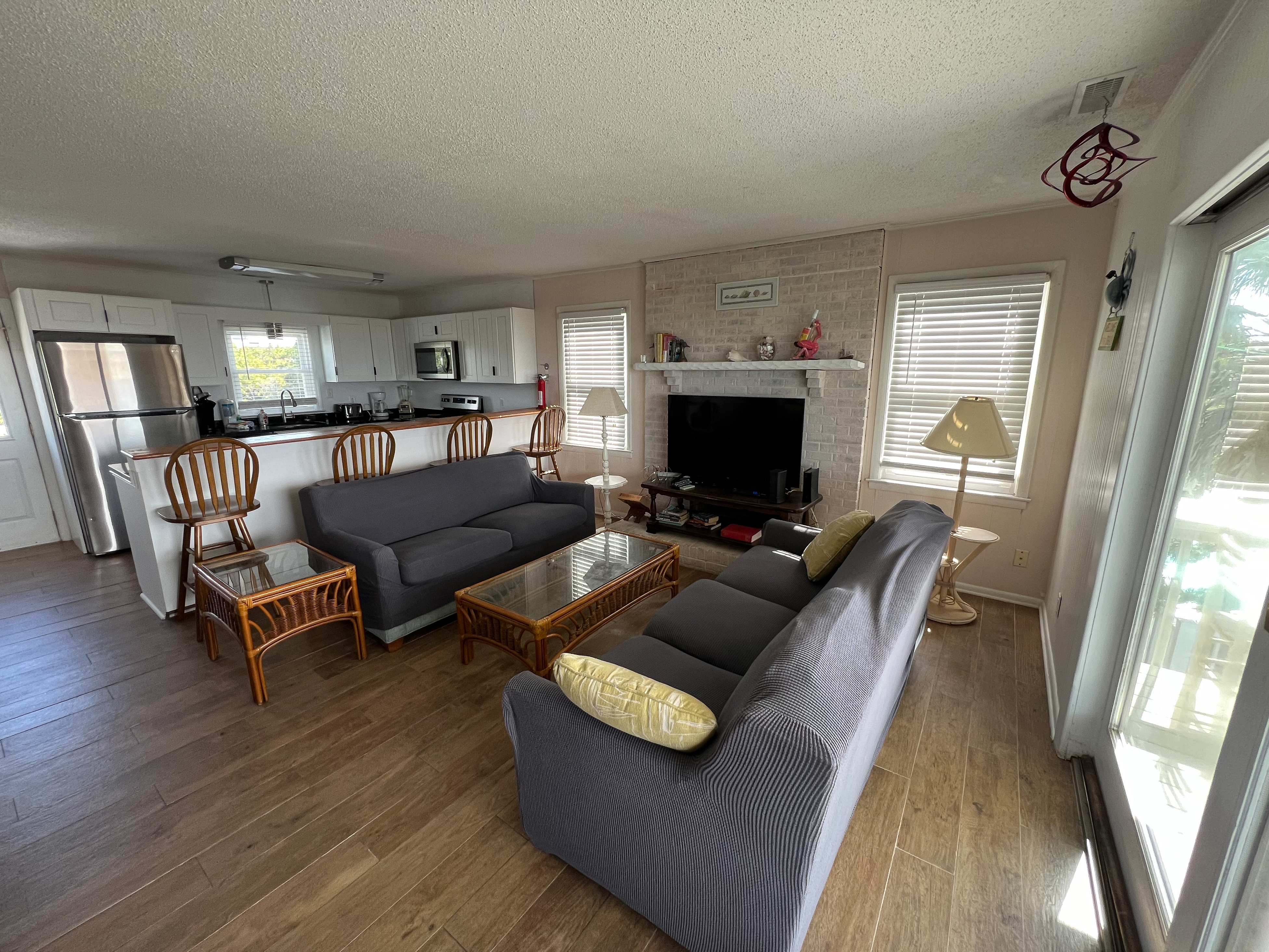 charming coastal dog friendly home near the beach