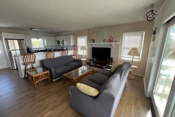 charming coastal dog friendly home near the beach