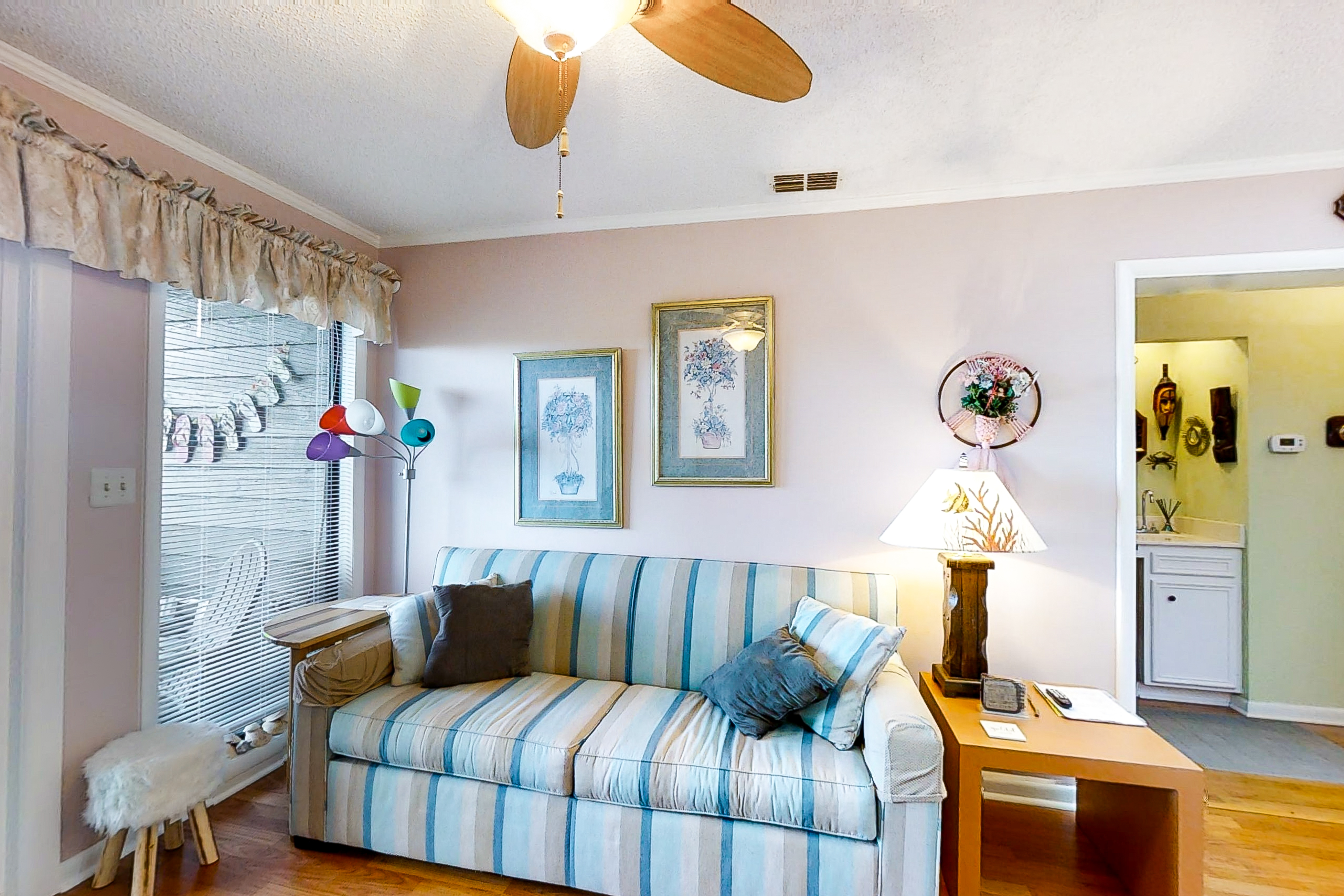 Well-Appointed Condo with WiFi, Washer/Dryer & Shared Pools, Tennis