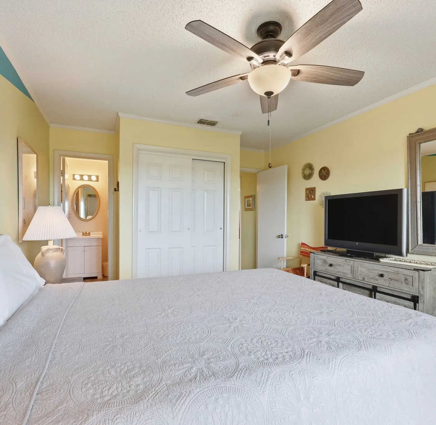 ABIBS50 Island Beach & Racquet Club H304