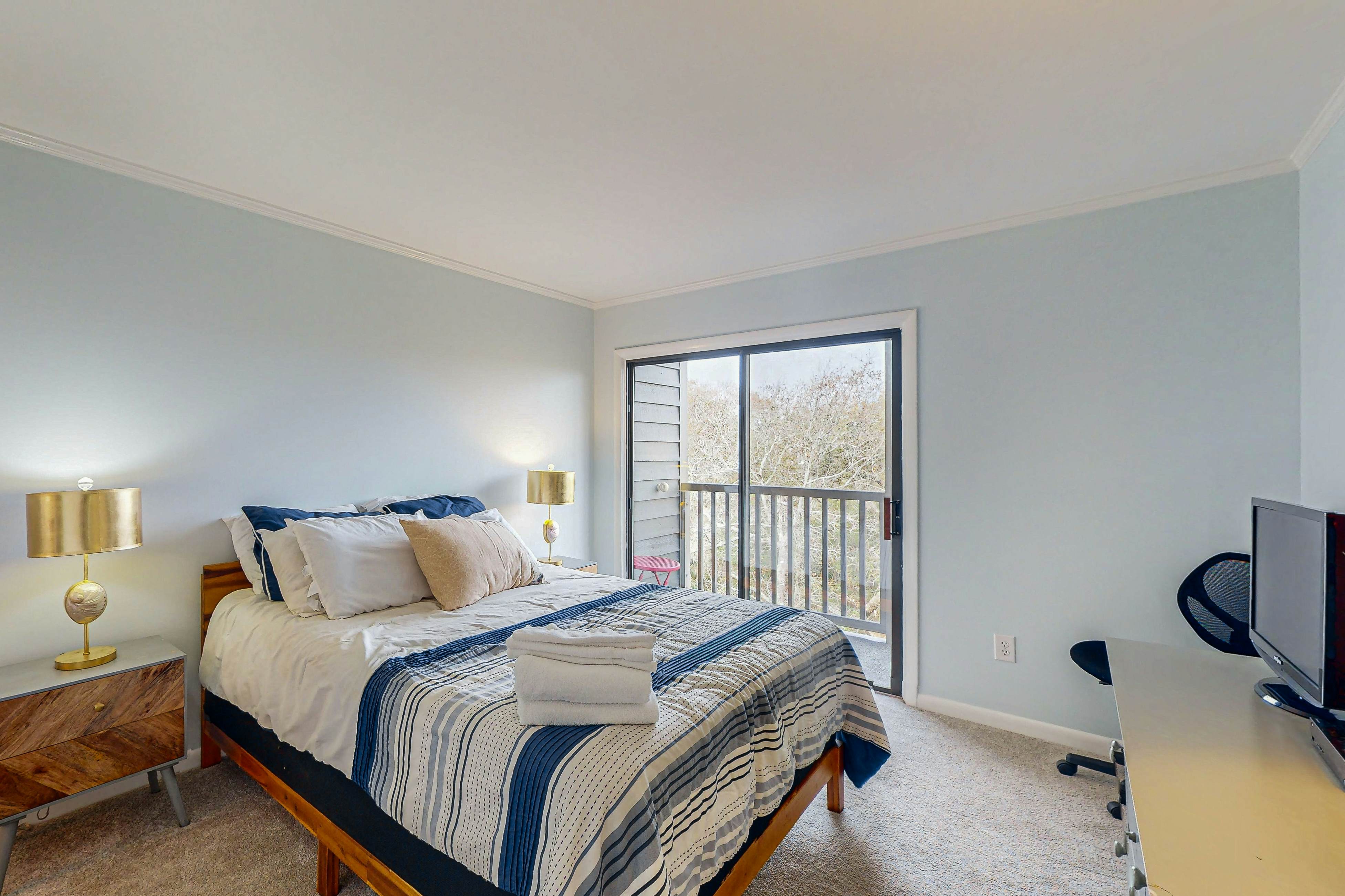 ABIBS150 Island Beach & Racquet Club G210